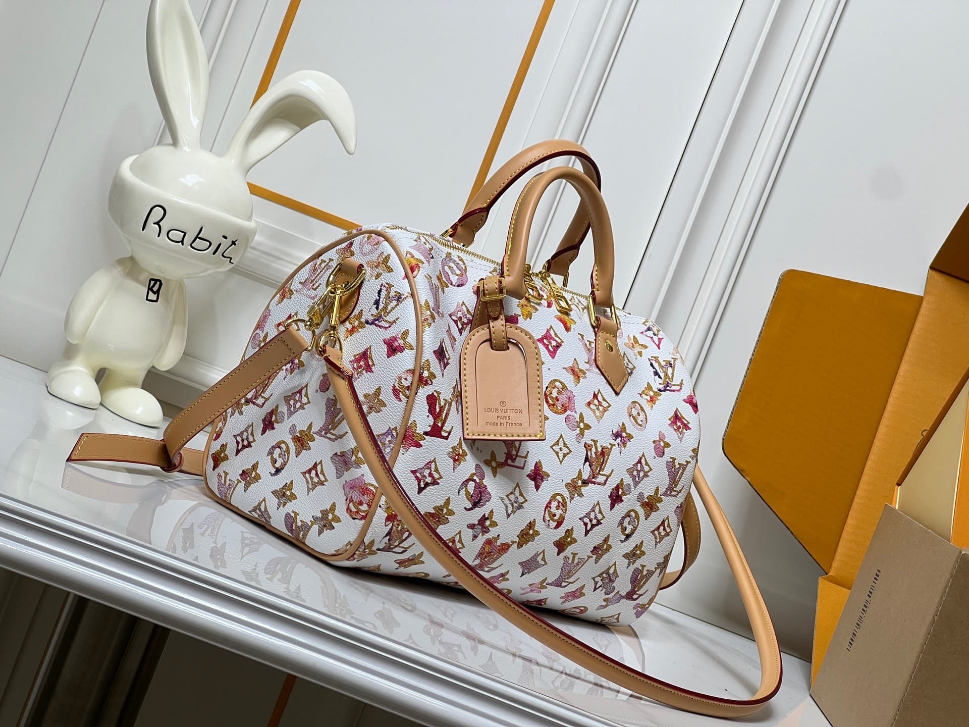 C5274 💰M18076 M15159 M25766 M13344 Fashionable model. This Speedy Soft 30 is from LV Travels With Grace Coddlington line. — image 2