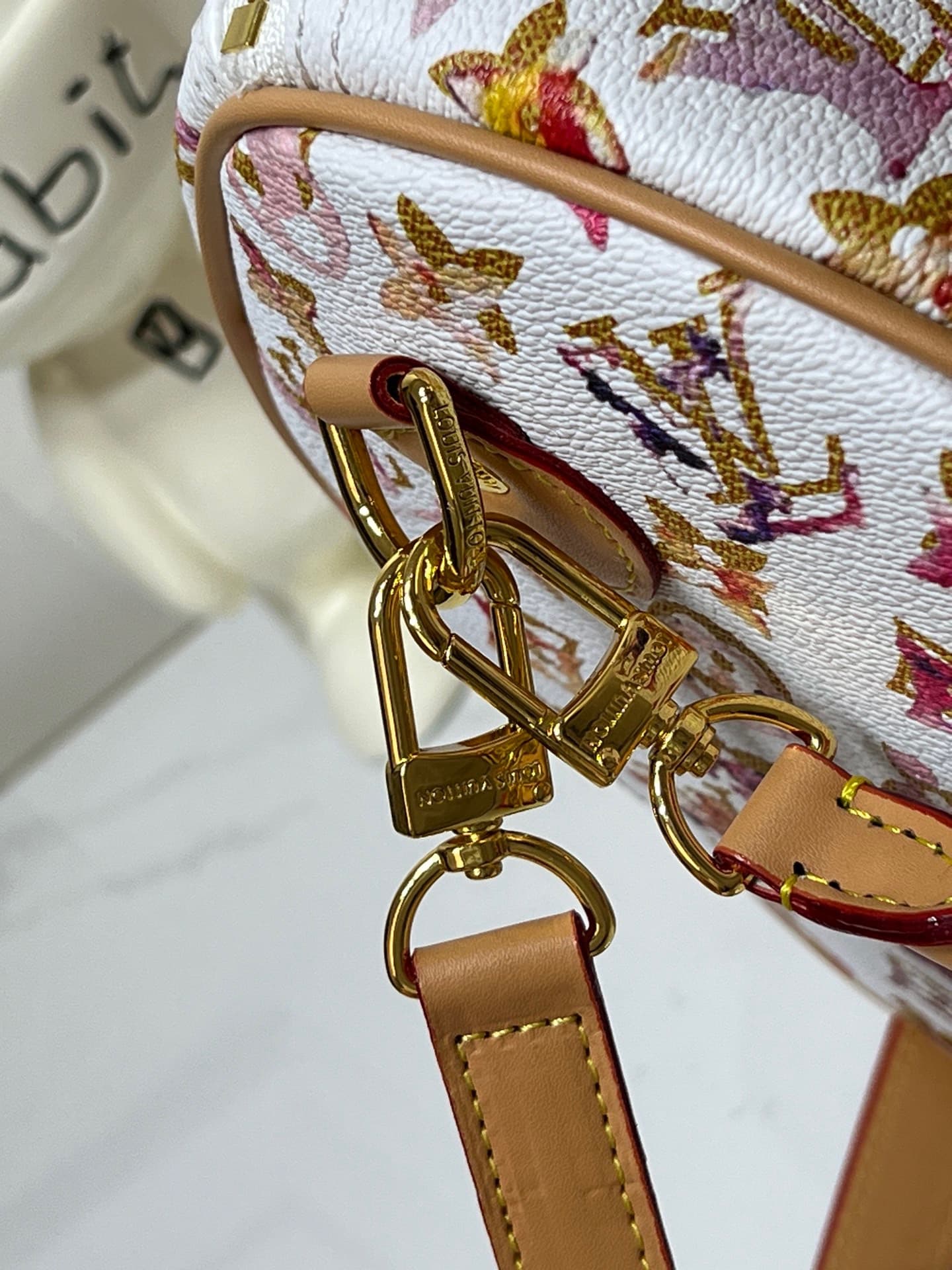 C5274 💰M18076 M15159 M25766 M13344 Fashionable model. This Speedy Soft 30 is from LV Travels With Grace Coddlington line. — image 4