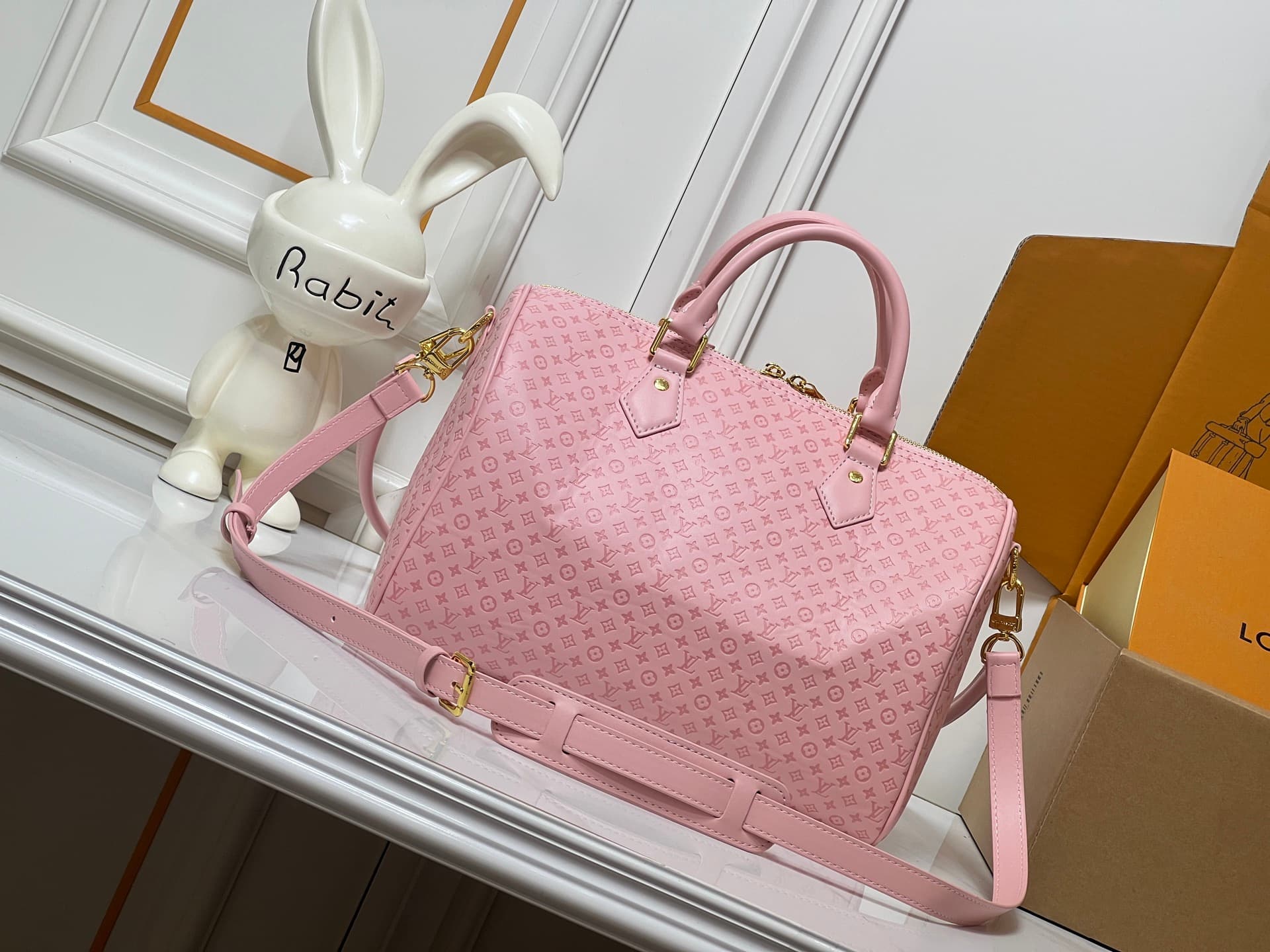 C5160 💰M29535 M13344 Speedy30 Handbags are part of the brand’s classic collection. Made from high-quality cowhide leather, they feature Monogram patterns, and the light beige color is elegant and versatile ✨. The bag has a Boston shape, with a suitable si — image 6