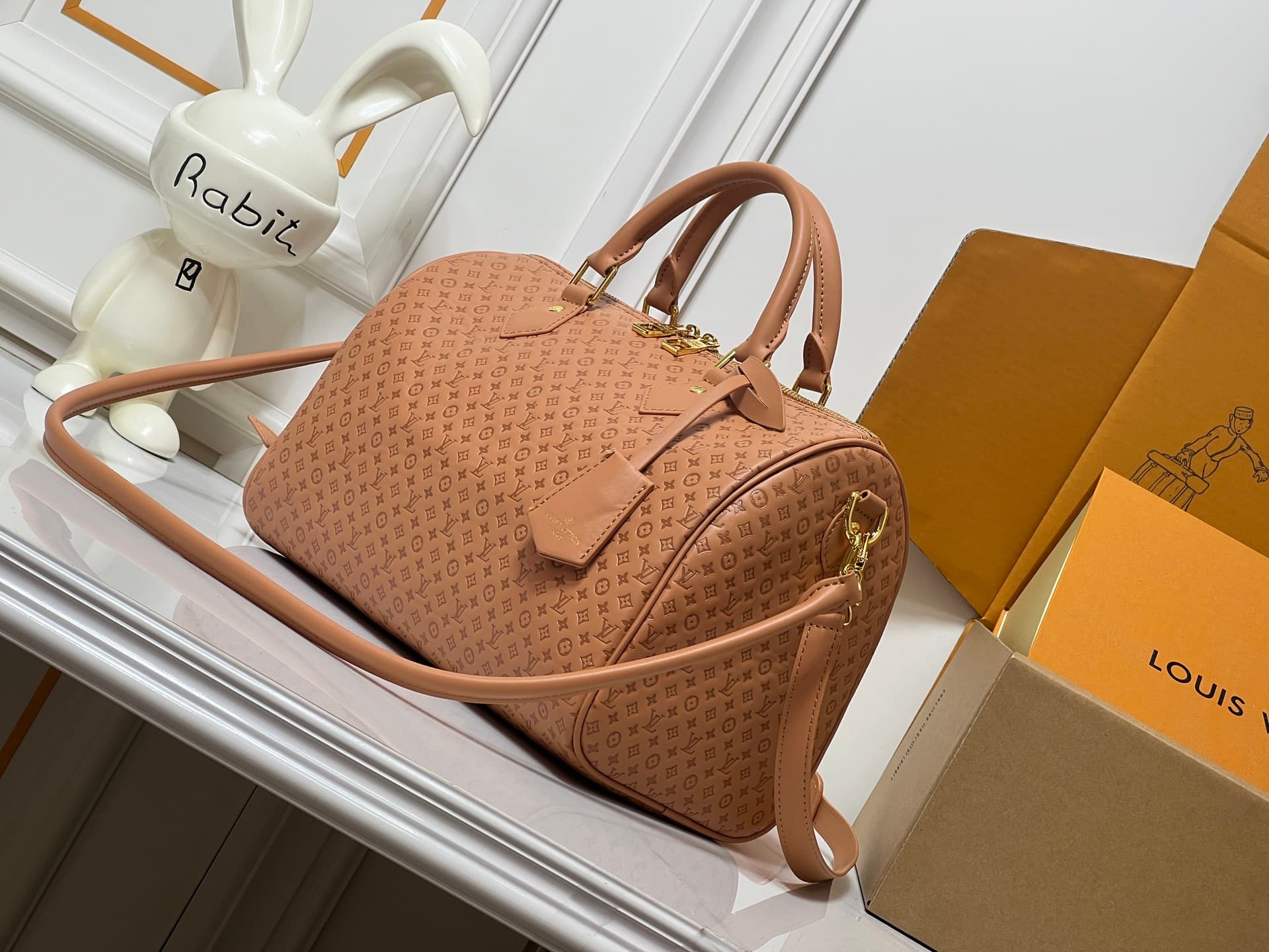 C5158 💰M29535 M13344 Speedy30 Handbags are part of the brand’s classic collection. Made from high-quality cowhide leather, they feature Monogram patterns, and the light beige color is elegant and versatile ✨. The bag has a Boston shape, with a suitable si — image 3