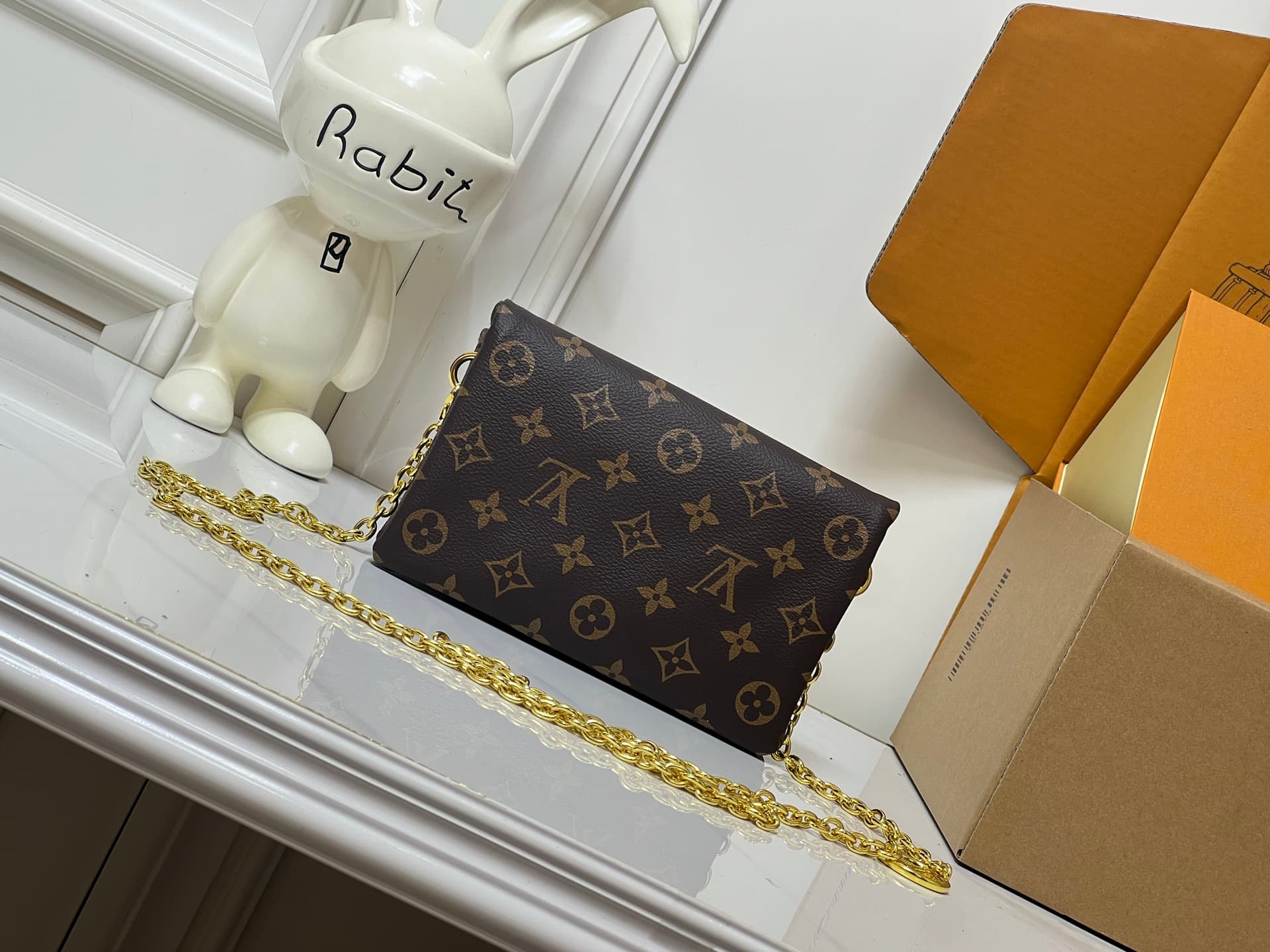 C5161 💰M81693 M80742 This Pochette Coussin handbag draws inspiration from the floral elements featured at the autumn/winter shows of Louis Vuitton 2022; it reveals the secret world of LV Garden. The bag is made of soft羊 leather with Monogram patterns, and — image 4