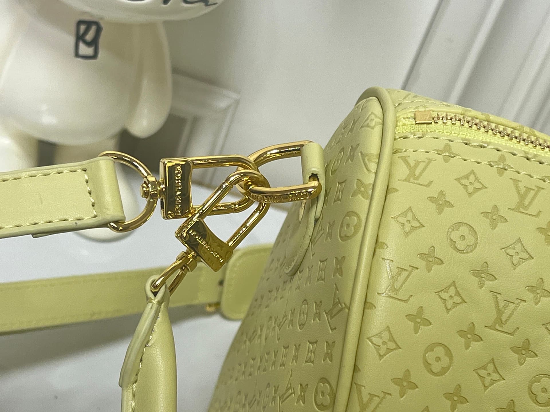 C5157 💰M29535 M13344 Speedy30 Handbags belong to the brand’s classic collection. Made from high-quality cowhide leather, they feature Monogram patterns, and the light beige color is elegant and versatile ✨. The bag has a Boston shape, with appropriate siz — image 5