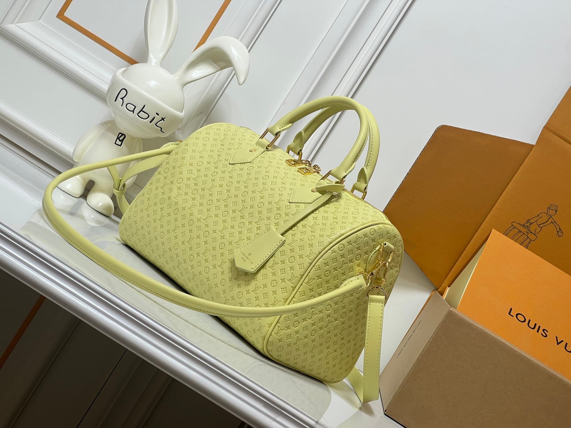 C5157 💰M29535 M13344 Speedy30 Handbags belong to the brand’s classic collection. Made from high-quality cowhide leather, they feature Monogram patterns, and the light beige color is elegant and versatile ✨. The bag has a Boston shape, with appropriate siz — image 3
