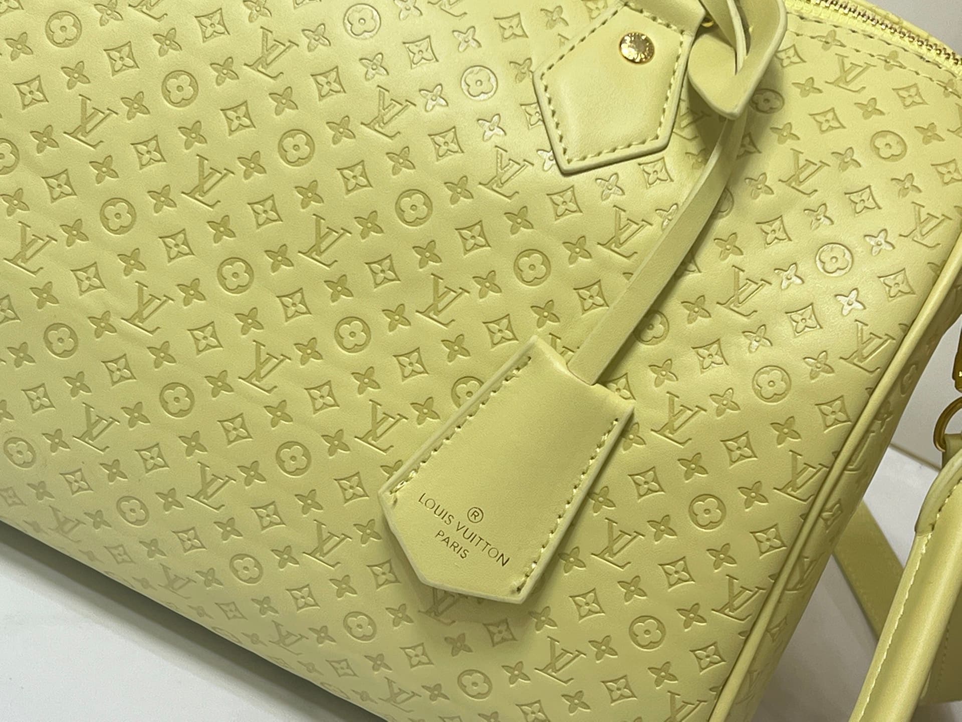 C5157 💰M29535 M13344 Speedy30 Handbags belong to the brand’s classic collection. Made from high-quality cowhide leather, they feature Monogram patterns, and the light beige color is elegant and versatile ✨. The bag has a Boston shape, with appropriate siz — image 4