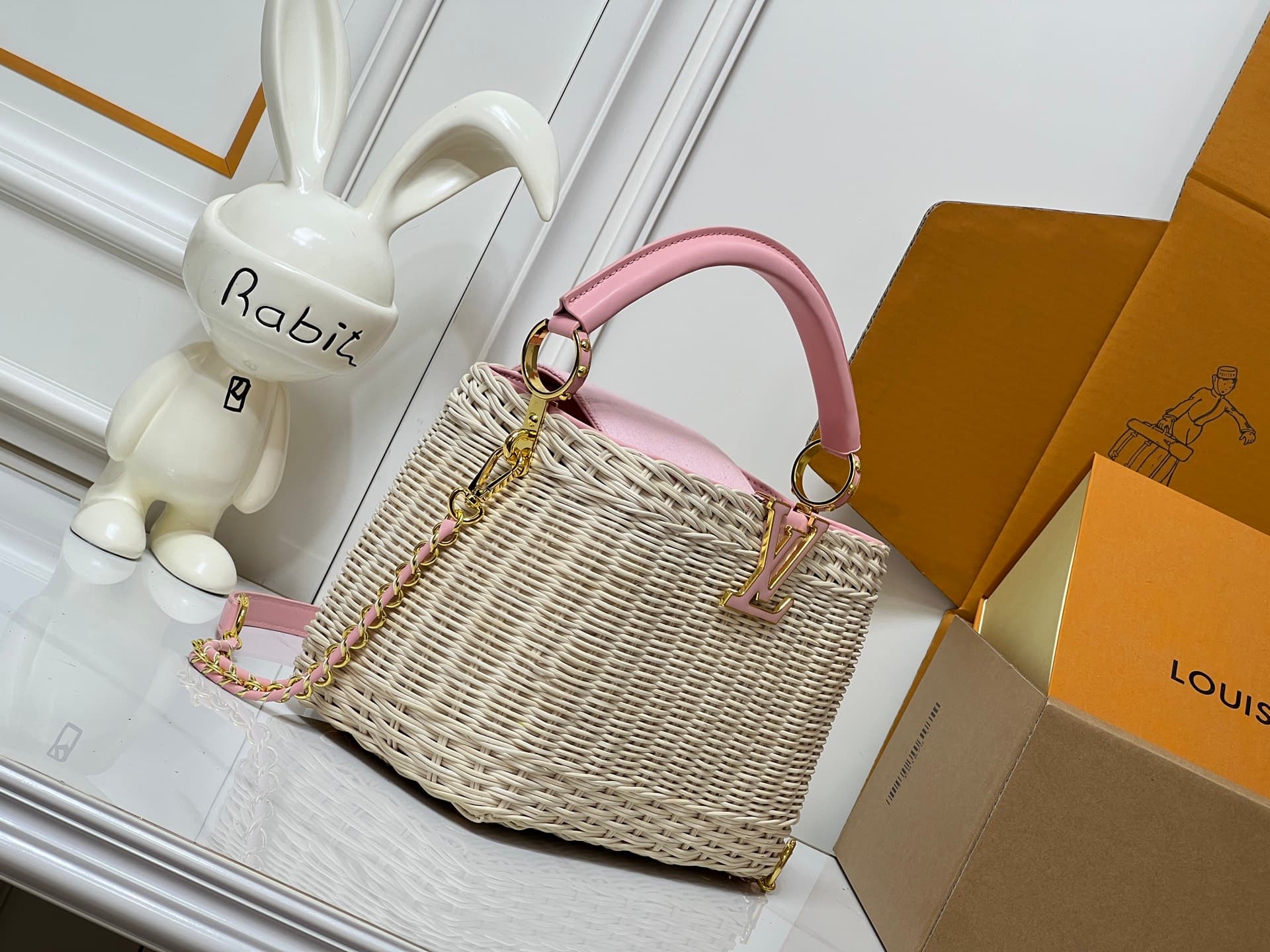 C5170 💰【Top-quality original products from Guangzhou】M28549 M28548 – blue and pink colors. This Capucines BB handbag belongs to the Rattan collection. It features a flap closure and the Louis Vuitton Monogram pattern, creating a unique design for this sea — image 2