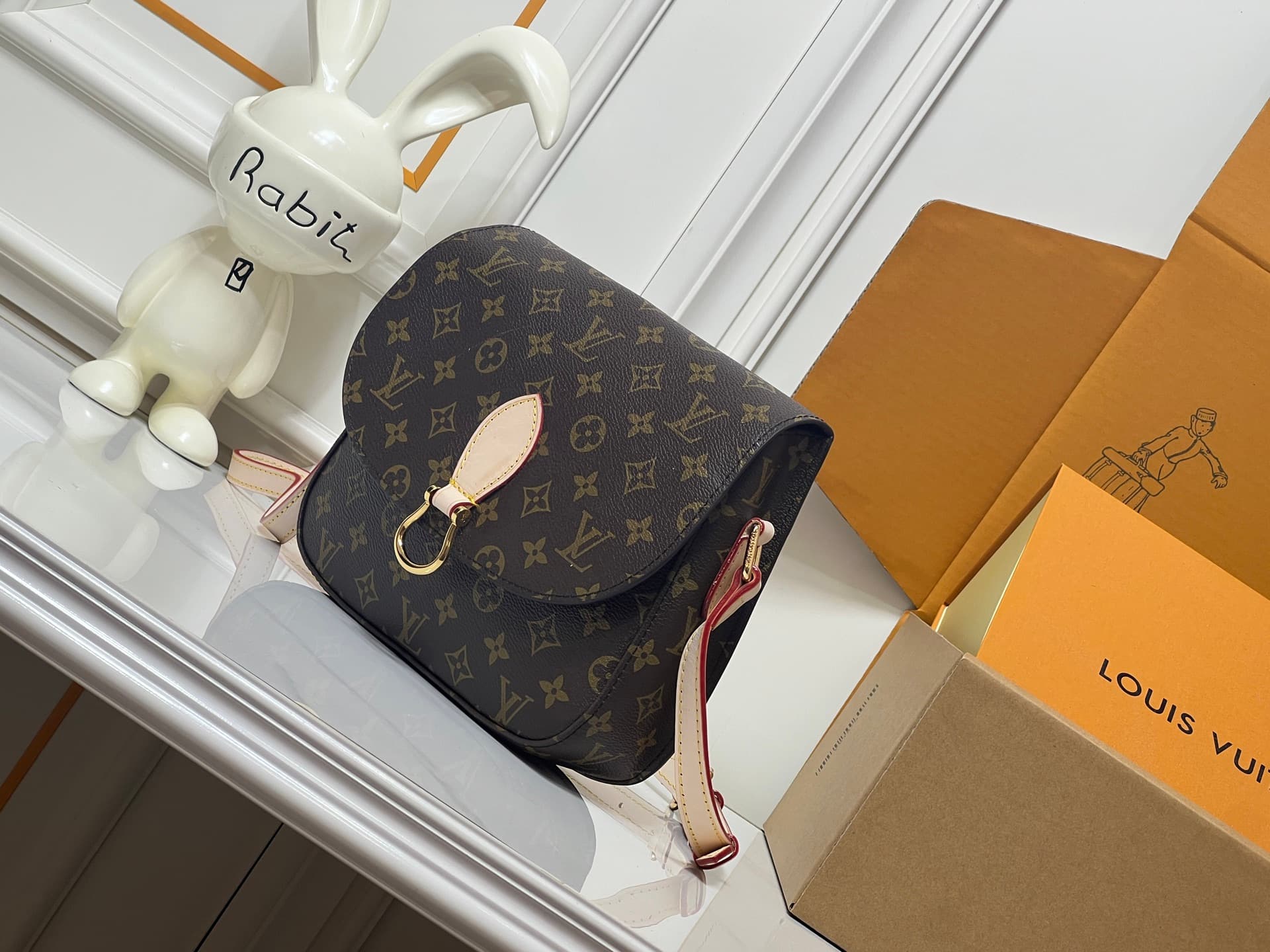 C5165 💰 Large size version of the original product – high-quality yellow leather with a colorful appearance 👍 LVSaint Cloud Postman Bag 10M51242. Both the design and craftsmanship are of top quality among Taiwanese products. It’s an ideal companion for da — image 3