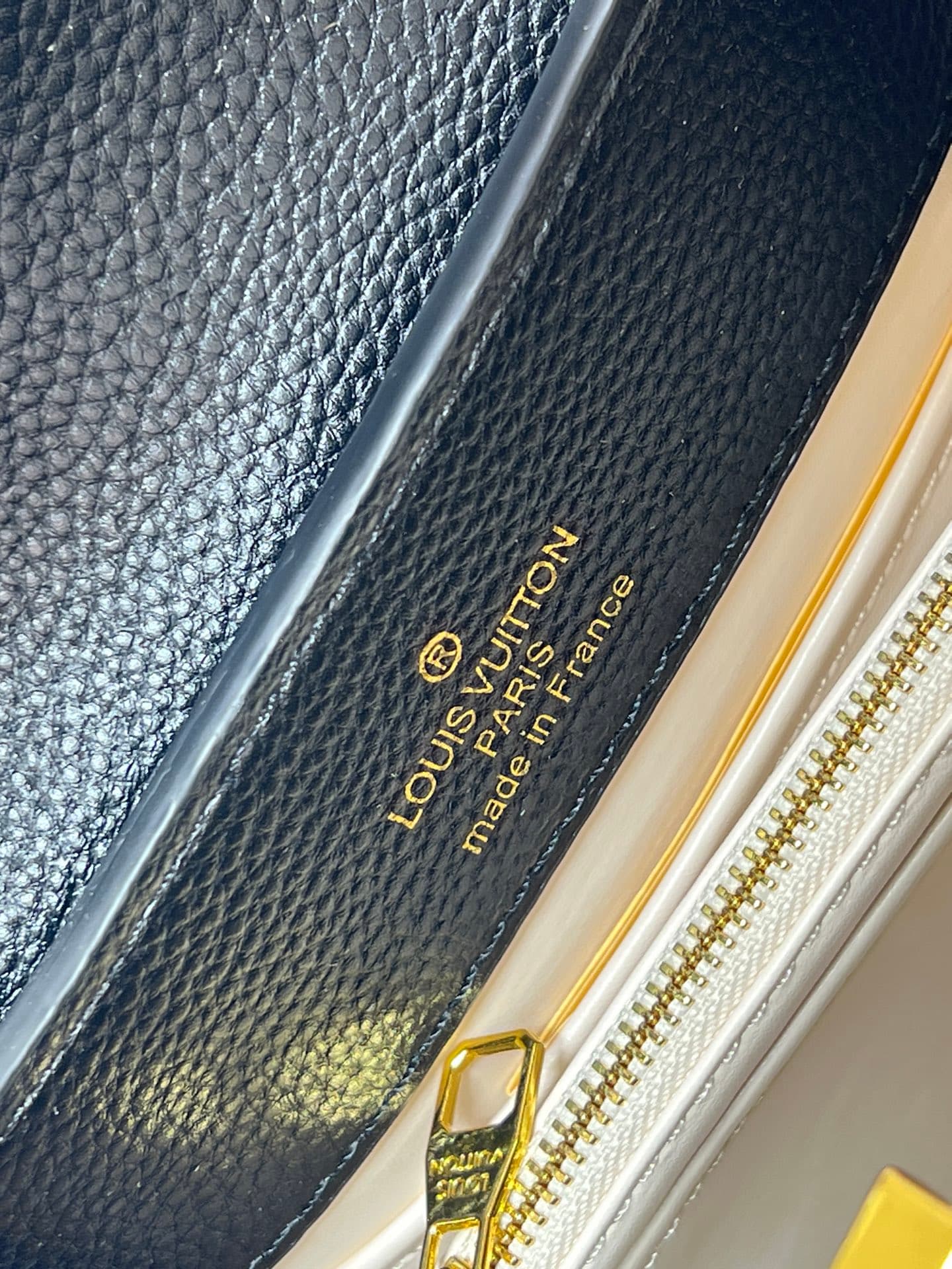 C5070 💰【Top-quality items from Guangzhou】 M26330 This LV Mirage version of Capucines Nano handbag comes from the Exceptionals collection. Made with satin Taurillon leather, it is perfect for evening events. The monogram pattern features shimmering crystal — image 8
