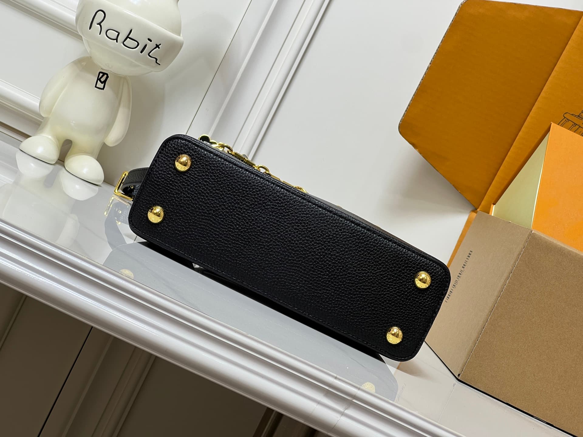 C5070 💰【Top-quality items from Guangzhou】 M26330 This LV Mirage version of Capucines Nano handbag comes from the Exceptionals collection. Made with satin Taurillon leather, it is perfect for evening events. The monogram pattern features shimmering crystal — image 5