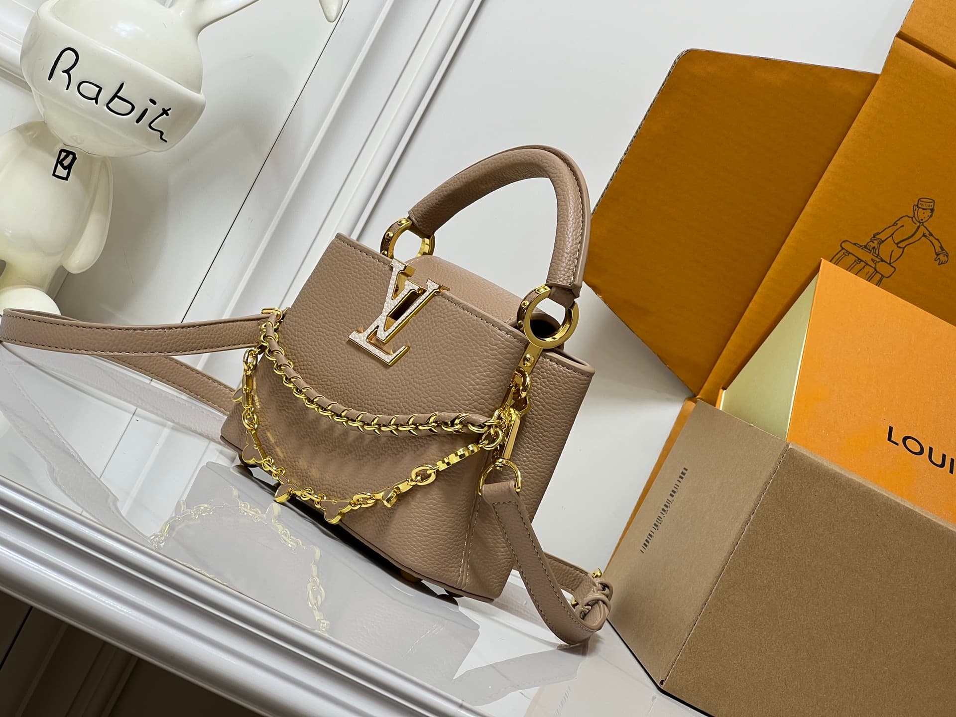 C5065 💰【Guangzhou product – top quality original】M26329 This LV Mirage version of Capucines Nano handbag comes from the Exceptionals collection. Made from satin Taurillon leather, it is an ideal choice for evening events. The Monogram floral pattern shimm — image 3