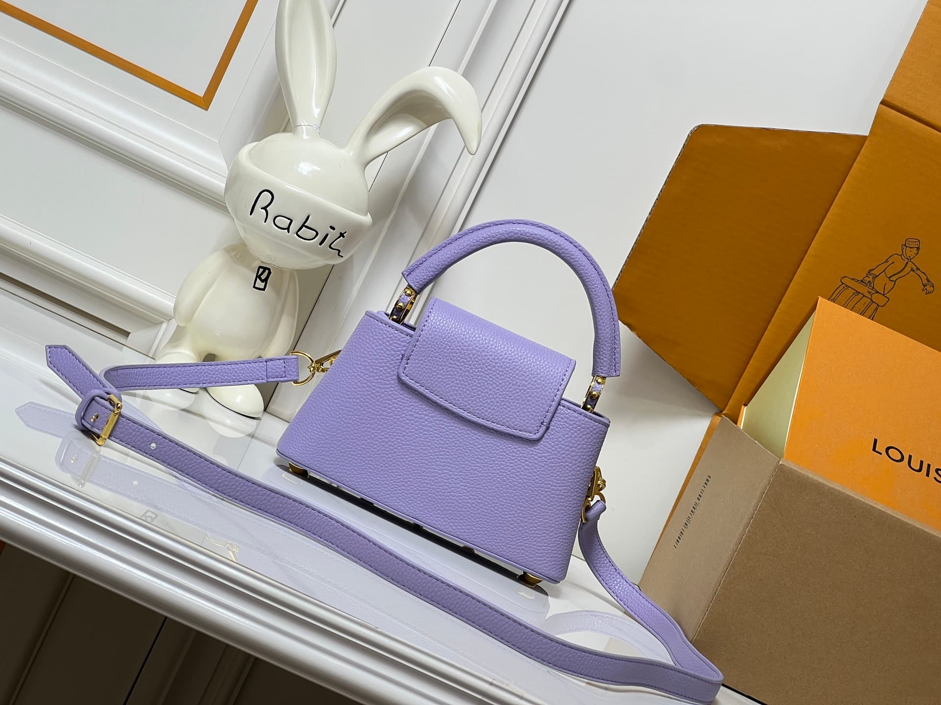 C5059 💰【Guangzhou product – top quality original】M26329 This LV Mirage version of Capucines Nano handbag belongs to the Exceptionals collection. Made from satin Taurillon leather, it is an excellent choice for evening events. The monogram pattern features — image 5