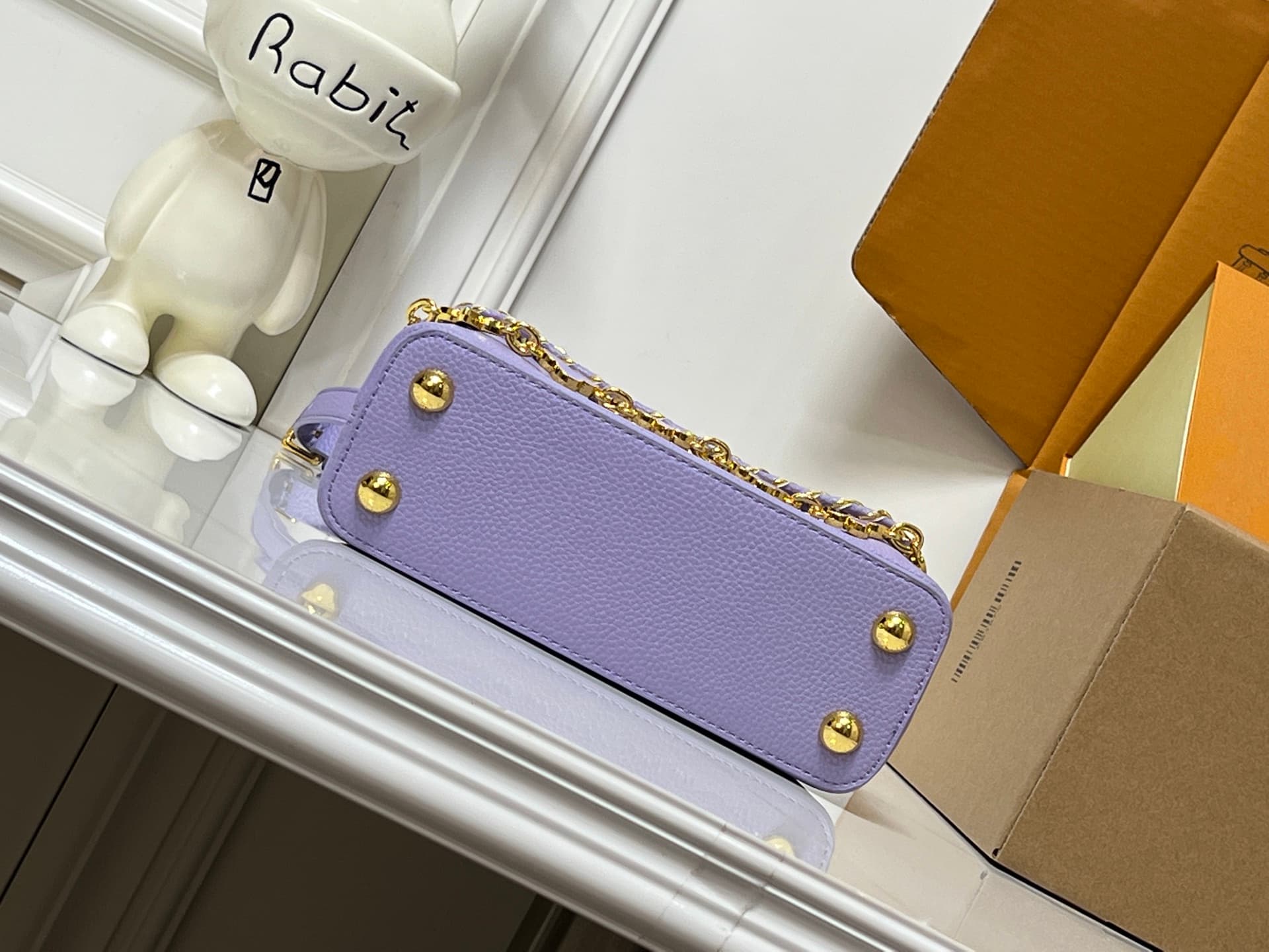 C5059 💰【Guangzhou product – top quality original】M26329 This LV Mirage version of Capucines Nano handbag belongs to the Exceptionals collection. Made from satin Taurillon leather, it is an excellent choice for evening events. The monogram pattern features — image 7