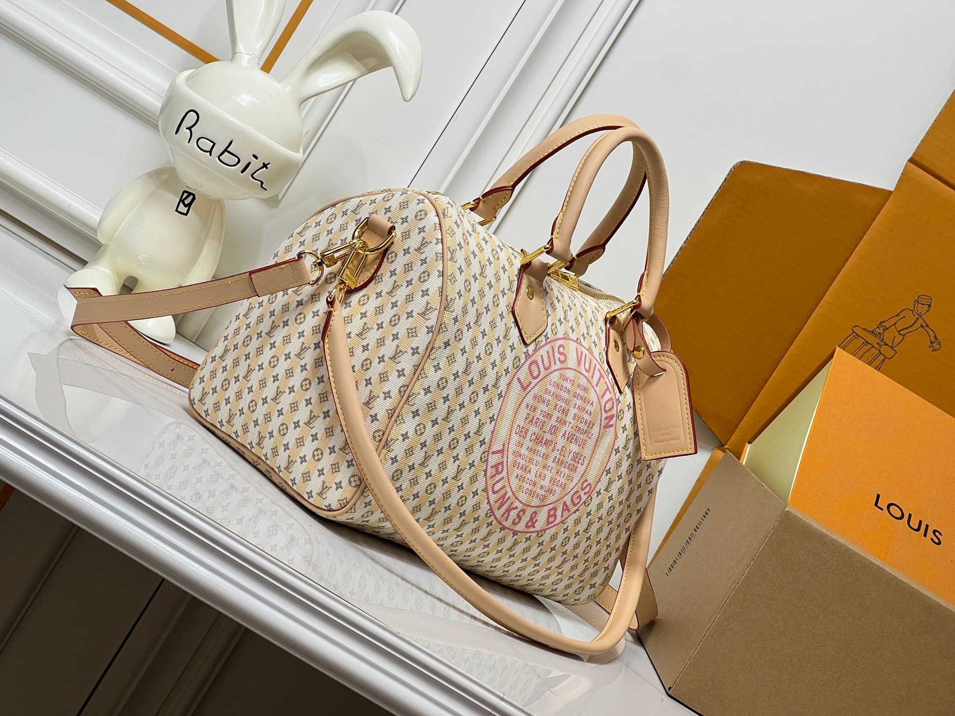 C5076 💰 M28677 M13344 Exhibit-style model. This Speedy Soft 30 is from LV Travels With Grace Coddlington line. — image 2