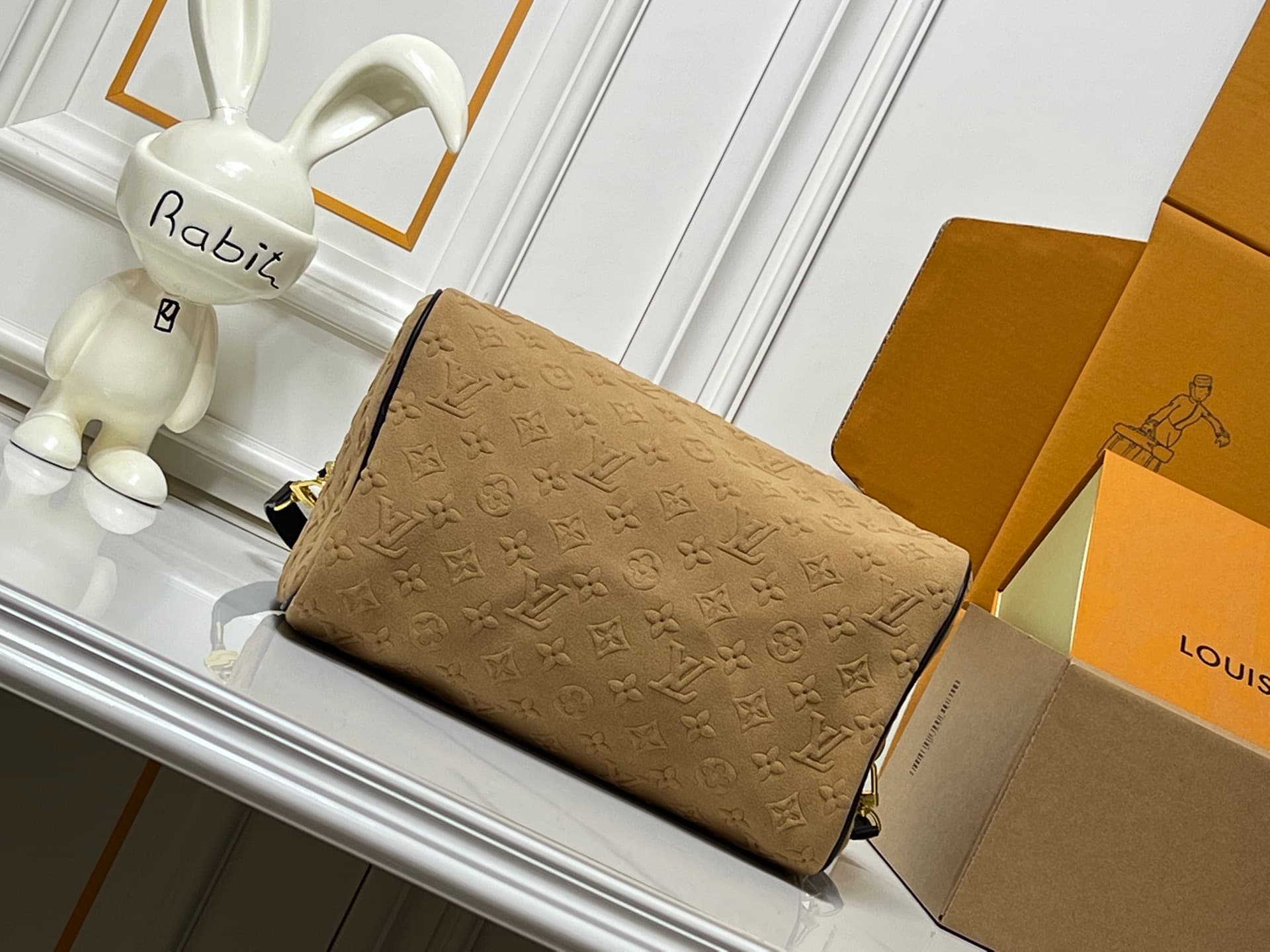 C5073 💰 M13332 M13344 apricot-colored embossed suede, fashion-oriented model. This Speedy Soft 30 is from LV Travels With Grace Coddlington line. — image 7
