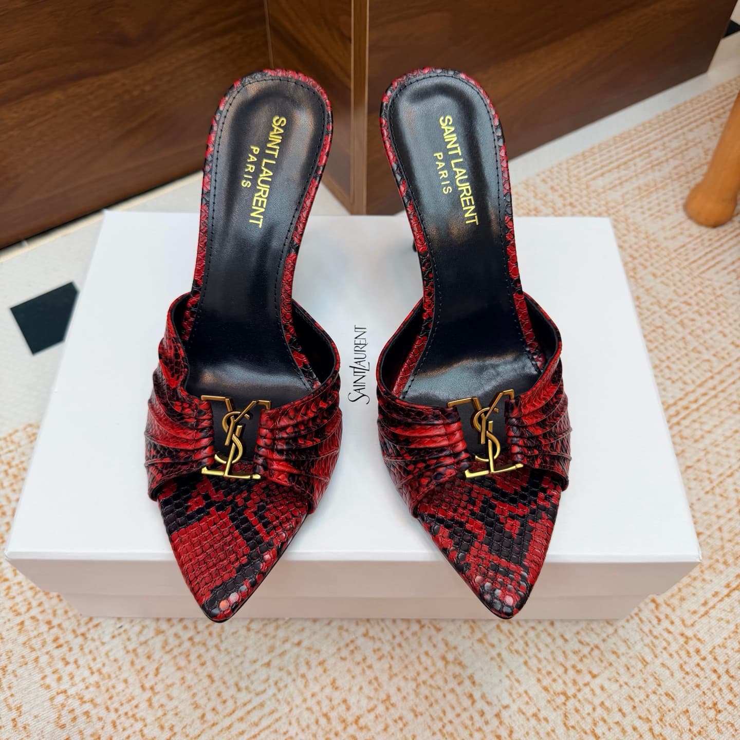 D12322 2026 Spring/Summer new model YSL 🖤 Saint Laurent / Saint Laurent YSL slippers – an absolutely amazing and popular pair of slippers! — image 5