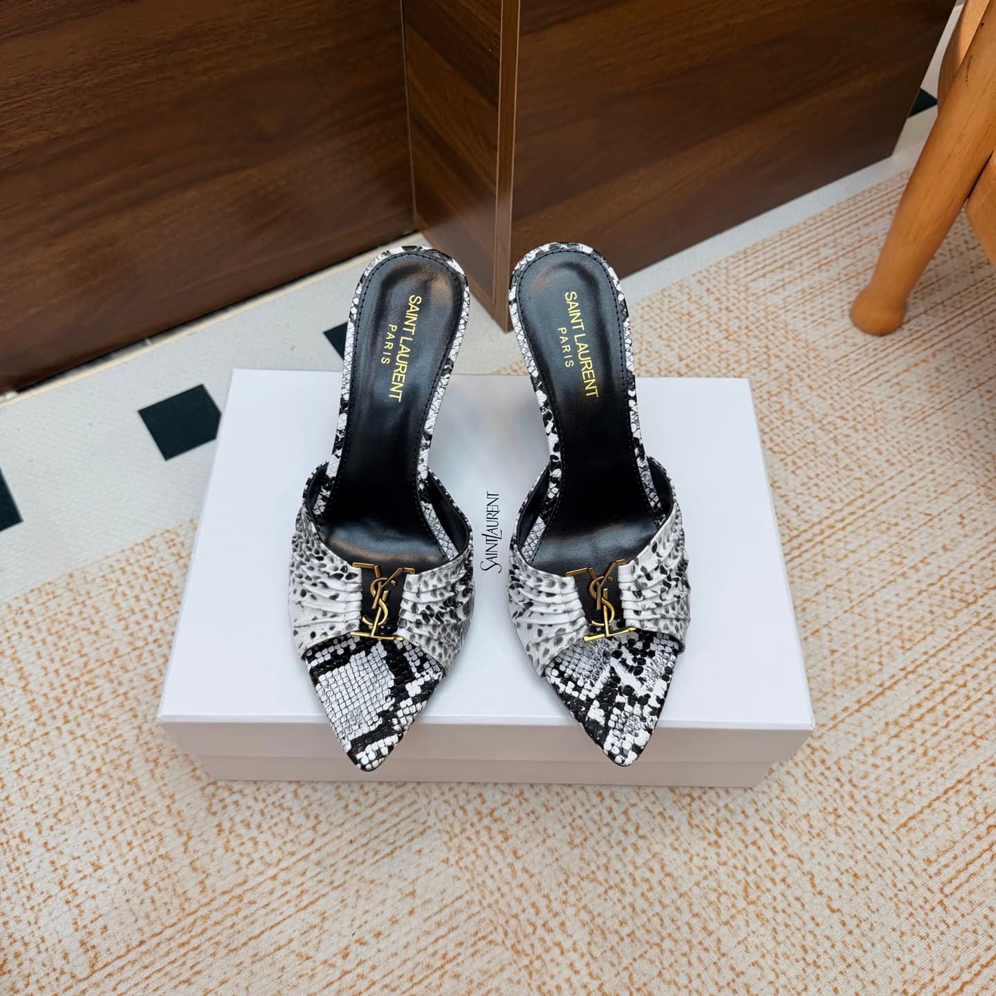 D12320 2026 Spring/Summer new model YSL 🖤 Saint Laurent / Saint Laurent YSL slippers – an absolutely amazing and popular pair of slippers! — image 4