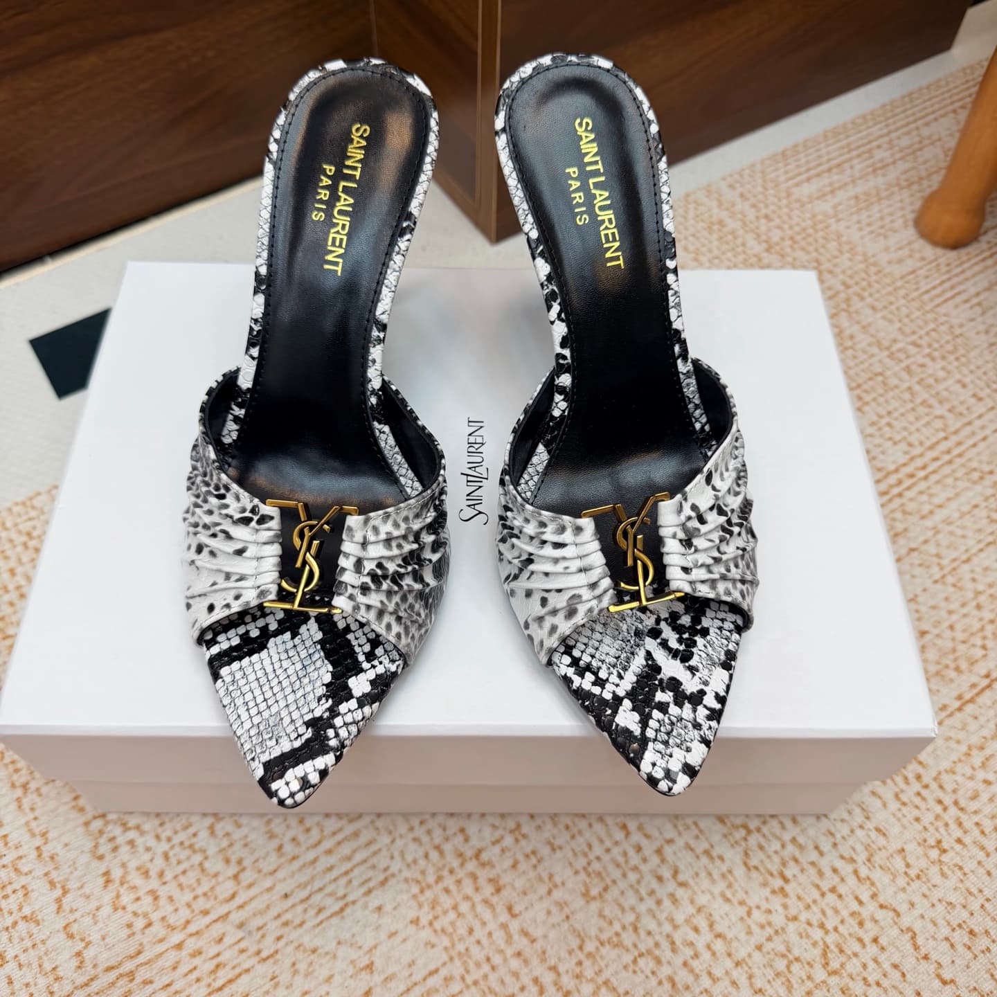 D12320 2026 Spring/Summer new model YSL 🖤 Saint Laurent / Saint Laurent YSL slippers – an absolutely amazing and popular pair of slippers! — image 5