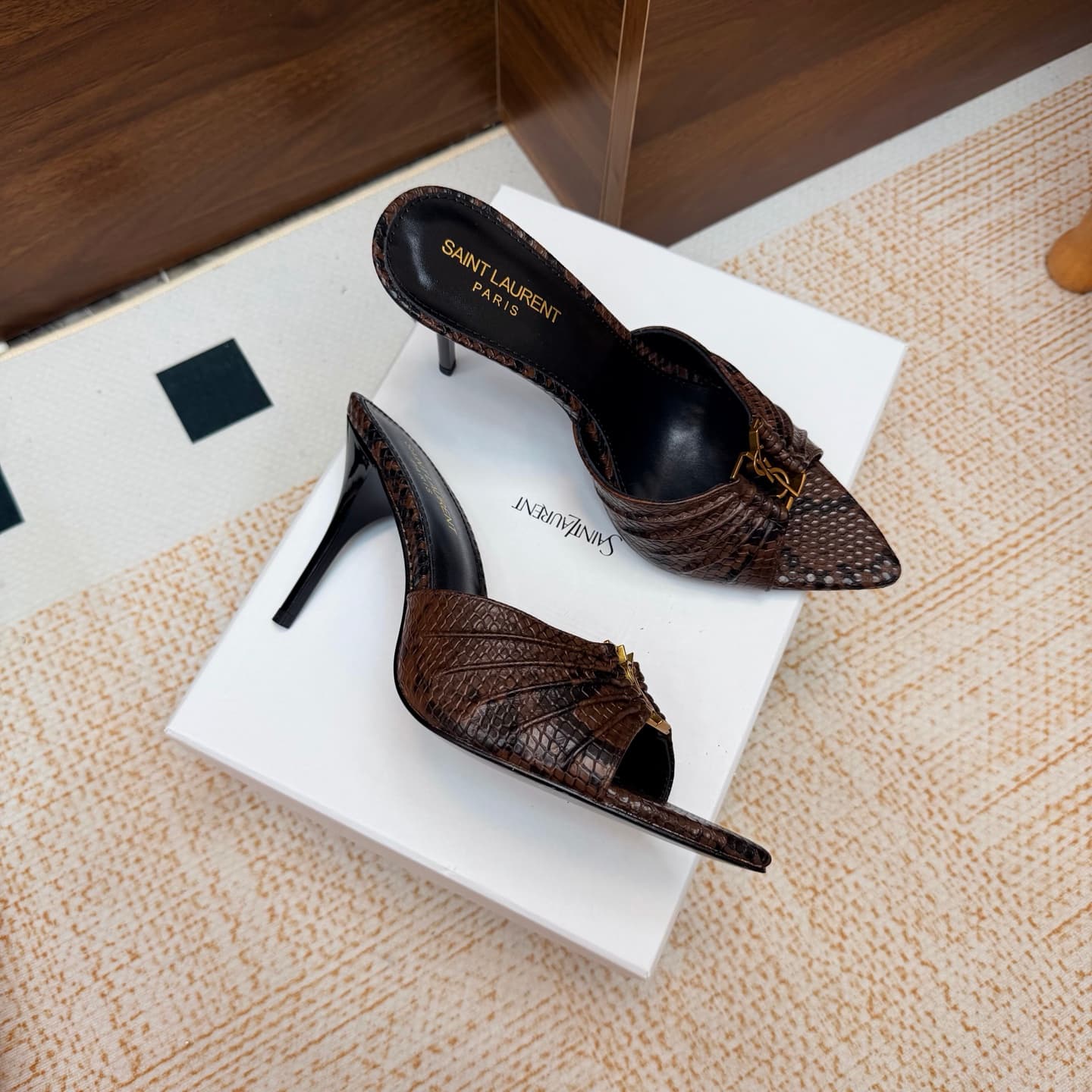 D12318 2026 Spring/Summer new model YSL 🖤 Saint Laurent / Saint Laurent YSL slippers – an absolutely amazing and popular pair of slippers! — image 2