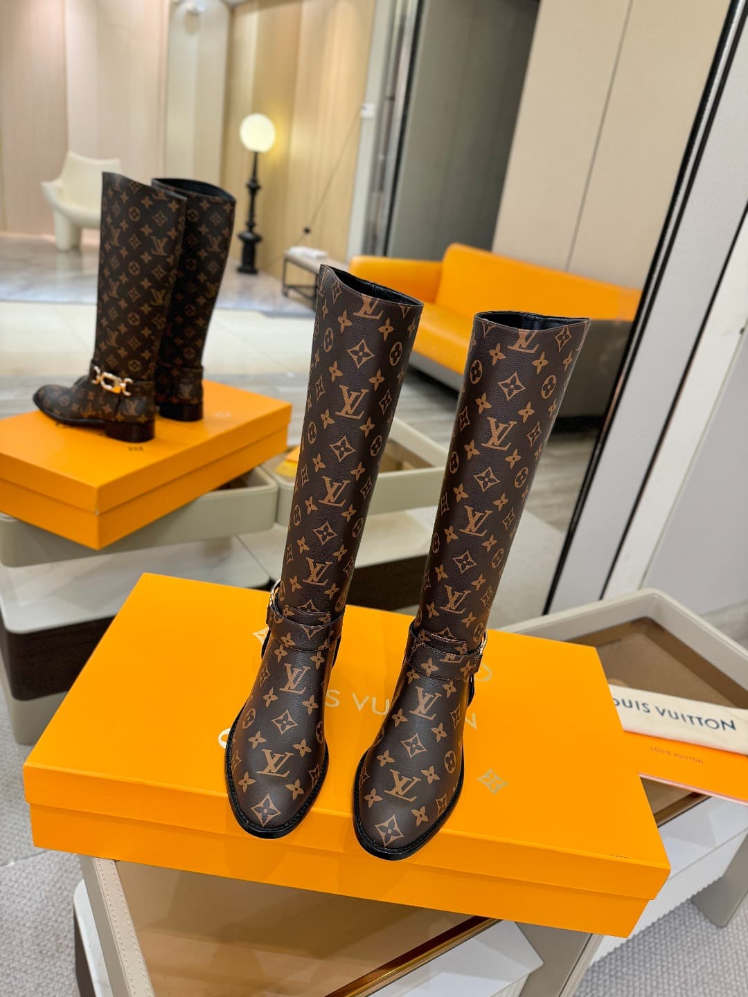 D9063 L✔️ Official store autumn/winter collection – Chelsea. 16 size. Martin boots; the official website series are updated simultaneously. LV-style new design with large buckles, well-shaped soles that provide comfort and versatility. Elegant and stylish — image 5