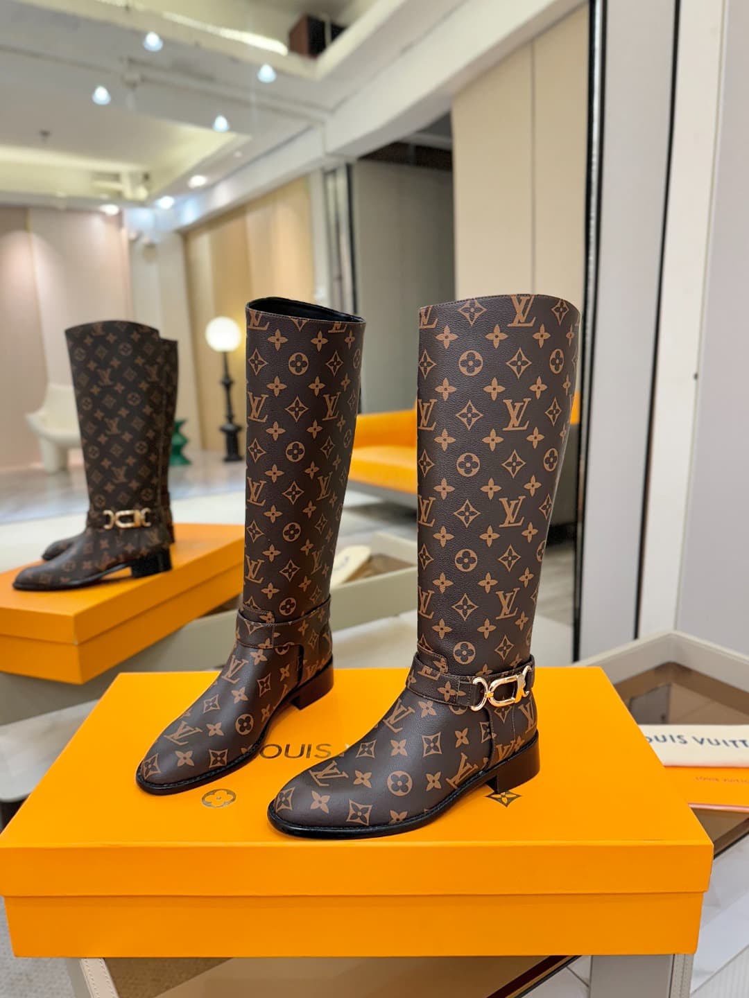 D9063 L✔️ Official store autumn/winter collection – Chelsea. 16 size. Martin boots; the official website series are updated simultaneously. LV-style new design with large buckles, well-shaped soles that provide comfort and versatility. Elegant and stylish — image 3