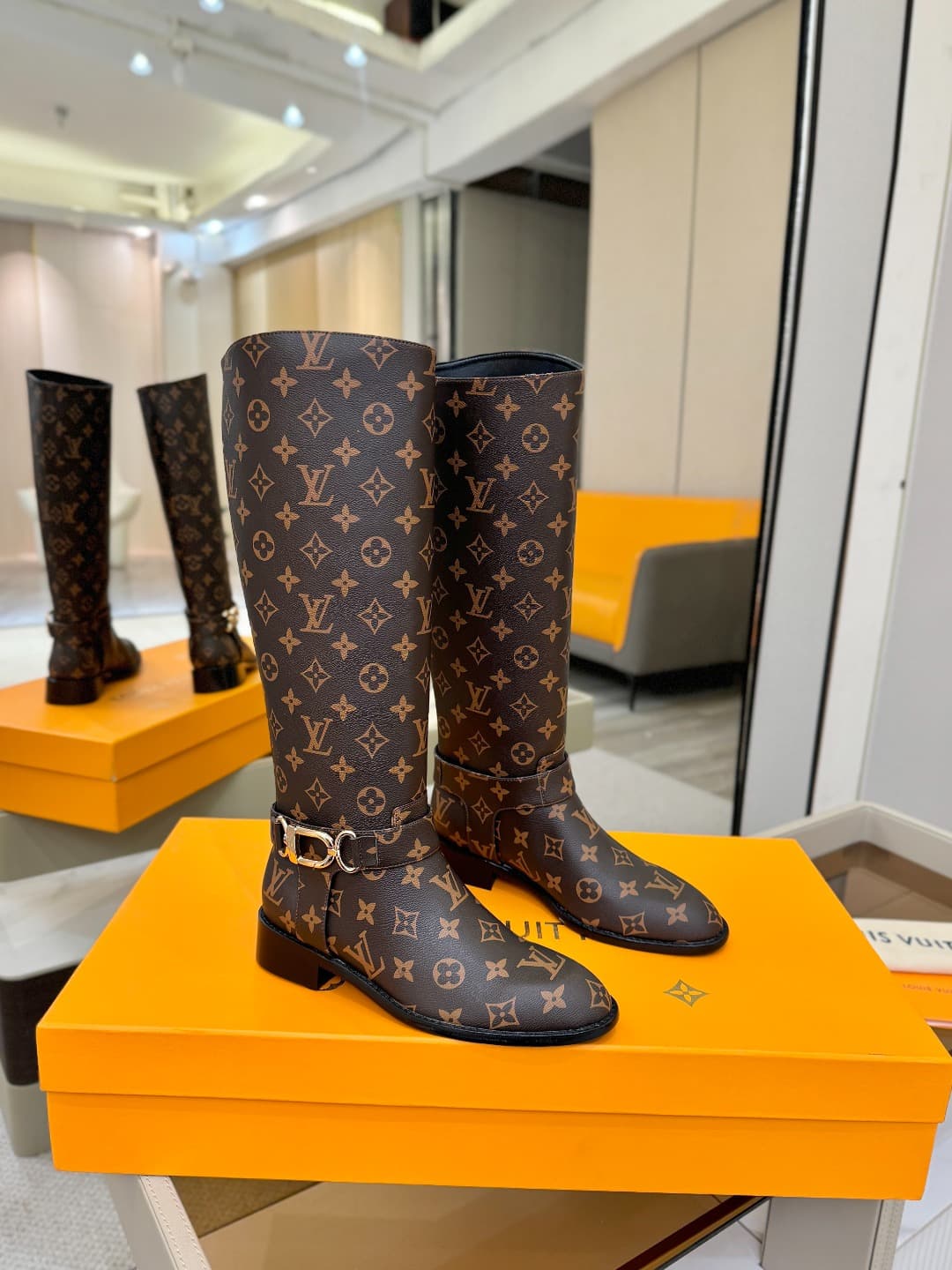 D9063 L✔️ Official store autumn/winter collection – Chelsea. 16 size. Martin boots; the official website series are updated simultaneously. LV-style new design with large buckles, well-shaped soles that provide comfort and versatility. Elegant and stylish — image 2