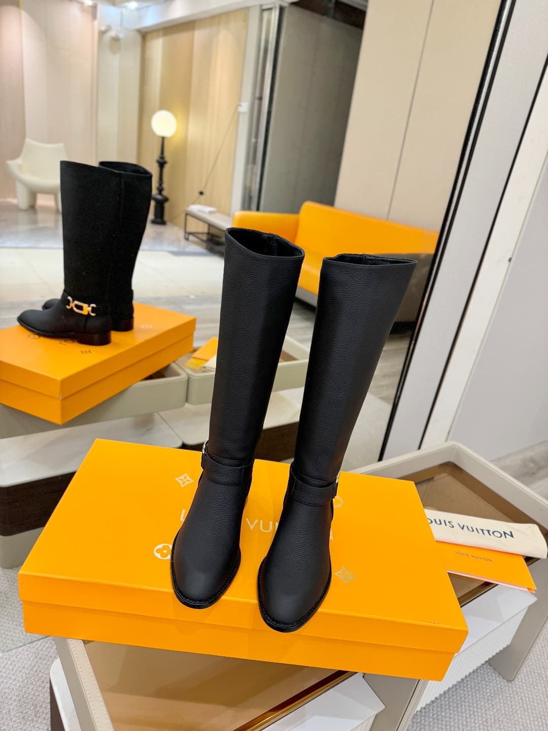 D9062 L✔️ Official store autumn/winter collection – Chelsea. 16 size. Martin boots; the official website series is updated in real time. LV-style new design with large buckles, well-shaped soles that provide comfort and versatility. Elegant and stylish. N — image 4