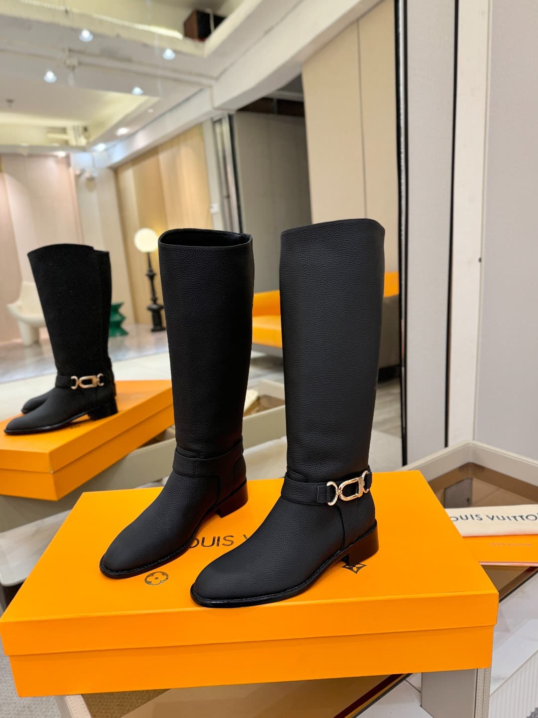 D9062 L✔️ Official store autumn/winter collection – Chelsea. 16 size. Martin boots; the official website series is updated in real time. LV-style new design with large buckles, well-shaped soles that provide comfort and versatility. Elegant and stylish. N — image 3