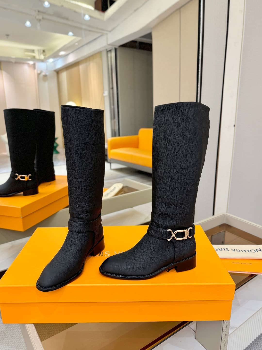 D9062 L✔️ Official store autumn/winter collection – Chelsea. 16 size. Martin boots; the official website series is updated in real time. LV-style new design with large buckles, well-shaped soles that provide comfort and versatility. Elegant and stylish. N — image 5