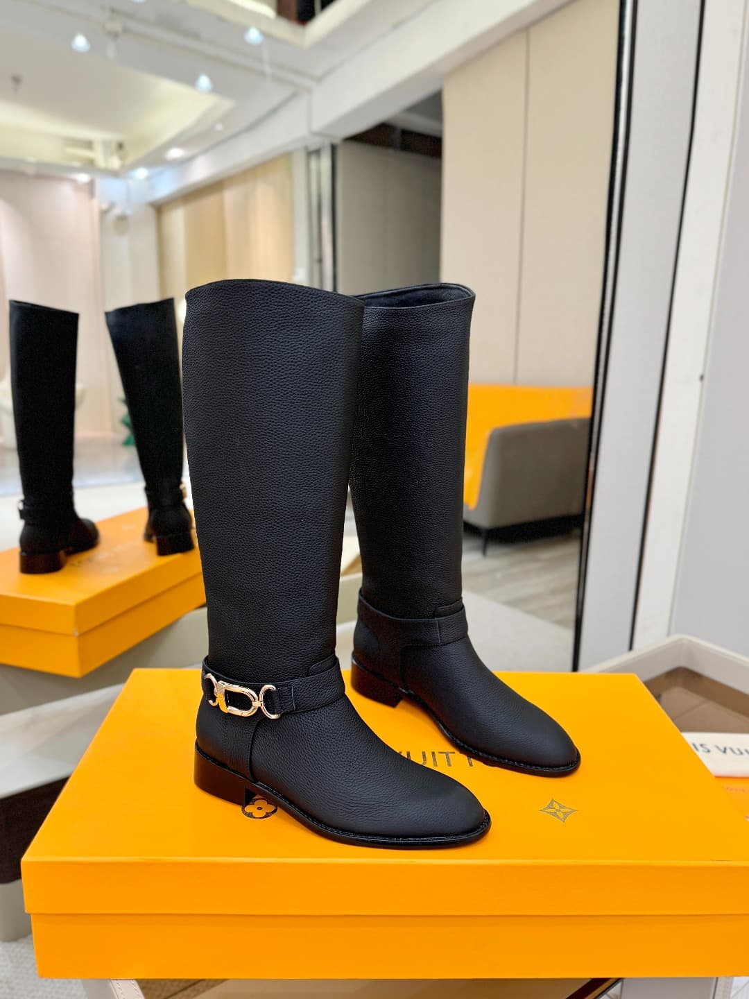 D9062 L✔️ Official store autumn/winter collection – Chelsea. 16 size. Martin boots; the official website series is updated in real time. LV-style new design with large buckles, well-shaped soles that provide comfort and versatility. Elegant and stylish. N — image 2