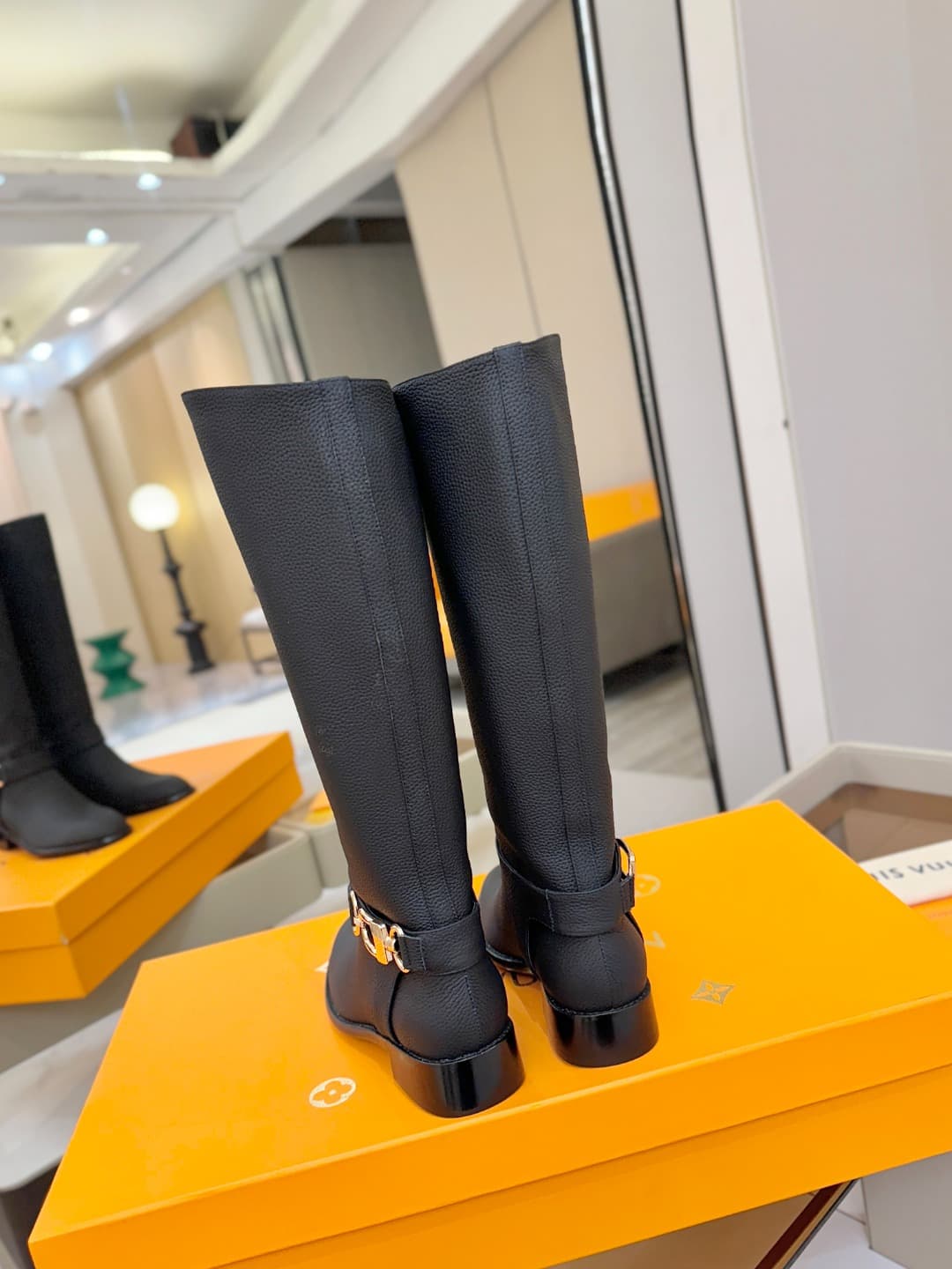 D9062 L✔️ Official store autumn/winter collection – Chelsea. 16 size. Martin boots; the official website series is updated in real time. LV-style new design with large buckles, well-shaped soles that provide comfort and versatility. Elegant and stylish. N — image 6