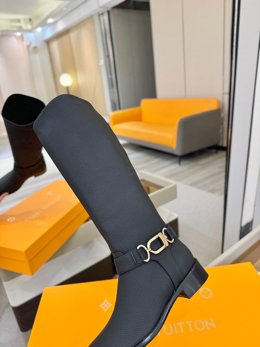 D9062 L✔️ Official store autumn/winter collection – Chelsea. 16 size. Martin boots; the official website series is updated in real time. LV-style new design with large buckles, well-shaped soles that provide comfort and versatility. Elegant and stylish. N — image 8