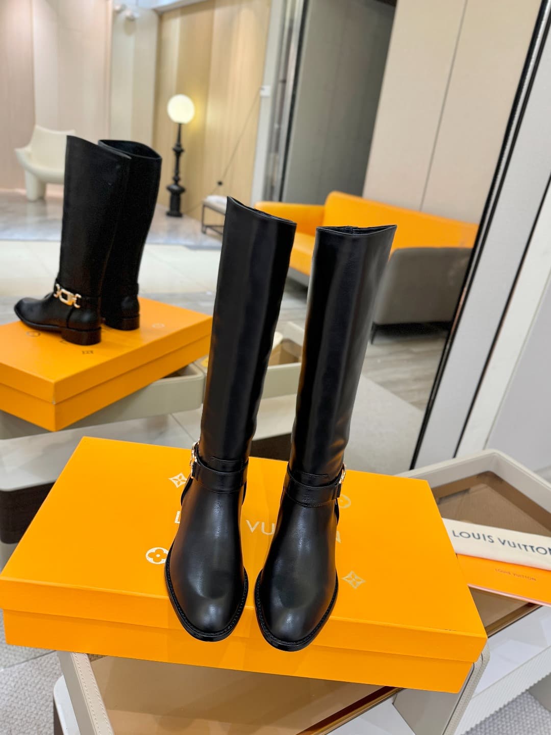 D9061 L✔️ Home store autumn/winter collection – Chelsea. 16 size. Martin boots; the official website collection is updated in real time. LV-style design with large buckles, well-shaped soles – comfortable and versatile, giving a strong British style. No f — image 5