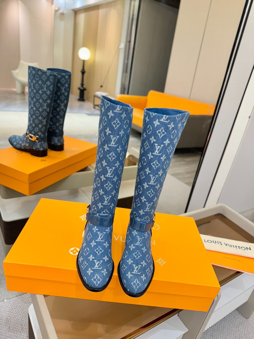 D9060 L✔️ Store exclusive autumn/winter collection – Chelsea. 16 size. Martin boots; the official website series are updated in sync. LV-style new design with large buckles, well-shaped soles – comfortable and versatile, full of British style. No fatigue  — image 5