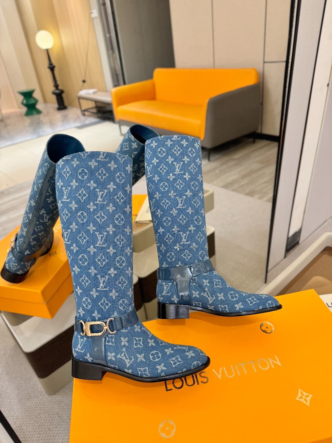 D9060 L✔️ Store exclusive autumn/winter collection – Chelsea. 16 size. Martin boots; the official website series are updated in sync. LV-style new design with large buckles, well-shaped soles – comfortable and versatile, full of British style. No fatigue  — image 7