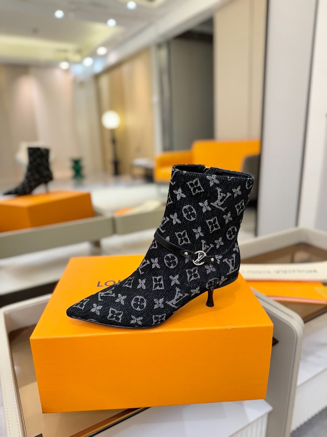 D9024 [Expedient Level] Louis Vuitton 2025 Official Autumn Boots Collection! Perfect fit. — image 1