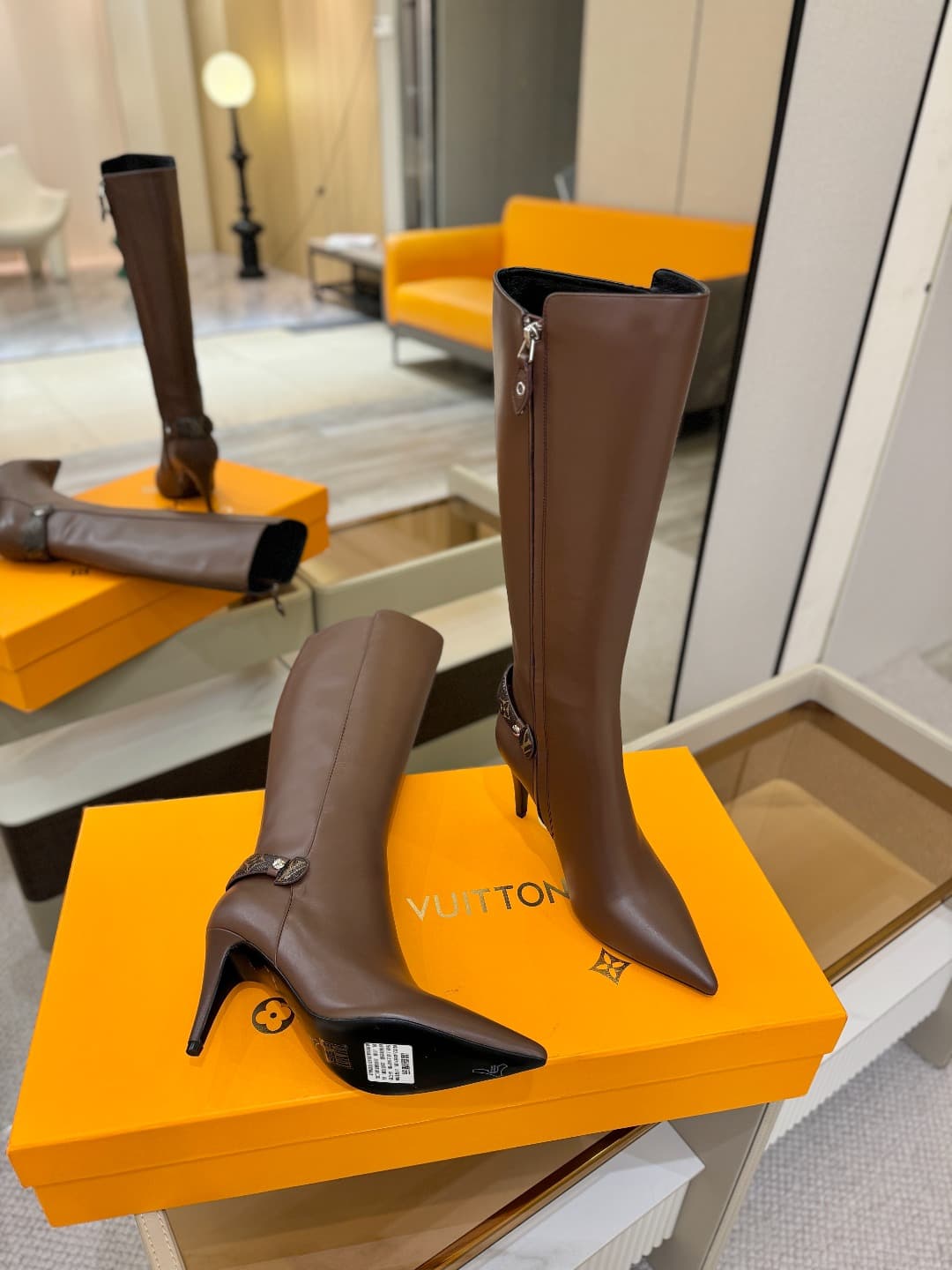 D9066 L✔️ Home – Autumn/Winter boutique runway boots; the official website collection is updated in real time. Perfect foot shape + LV-inspired buckle design – full of femininity and elegance. Original mold-based foot shape, top-tier quality, and imported — image 5