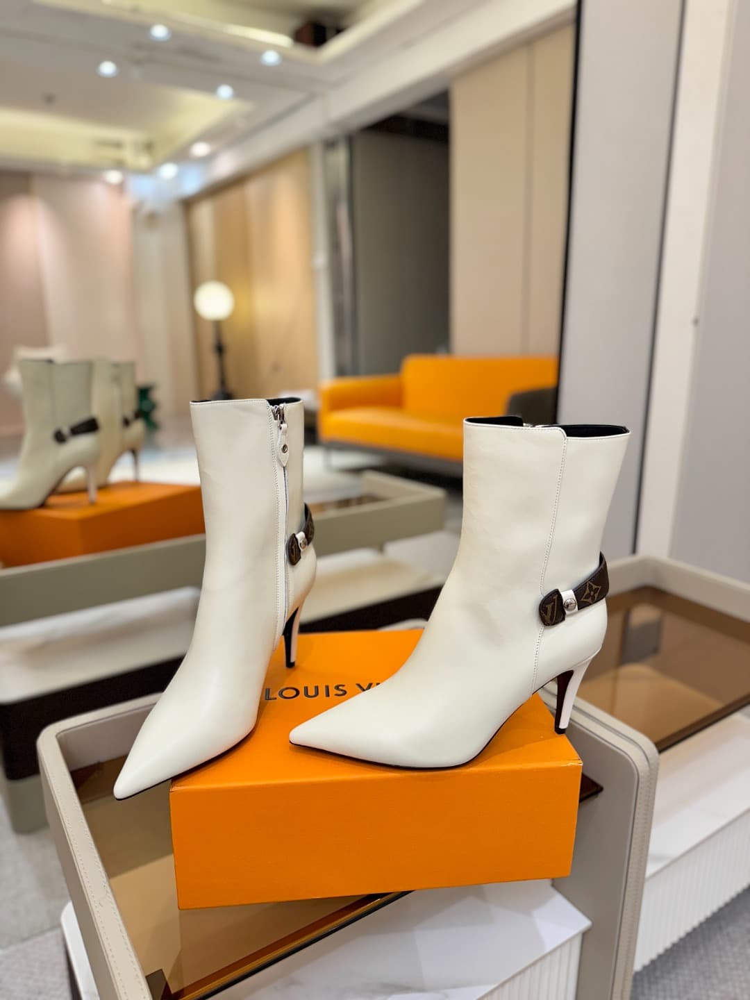 D9048 L✔️ Home – Autumn/Winter boutique runway boots; the official website collection is updated simultaneously. Perfect fit + LV-inspired buckle design – full of femininity and elegance. Original mold-fit, top-tier quality, and imported high-end fabric t — image 5