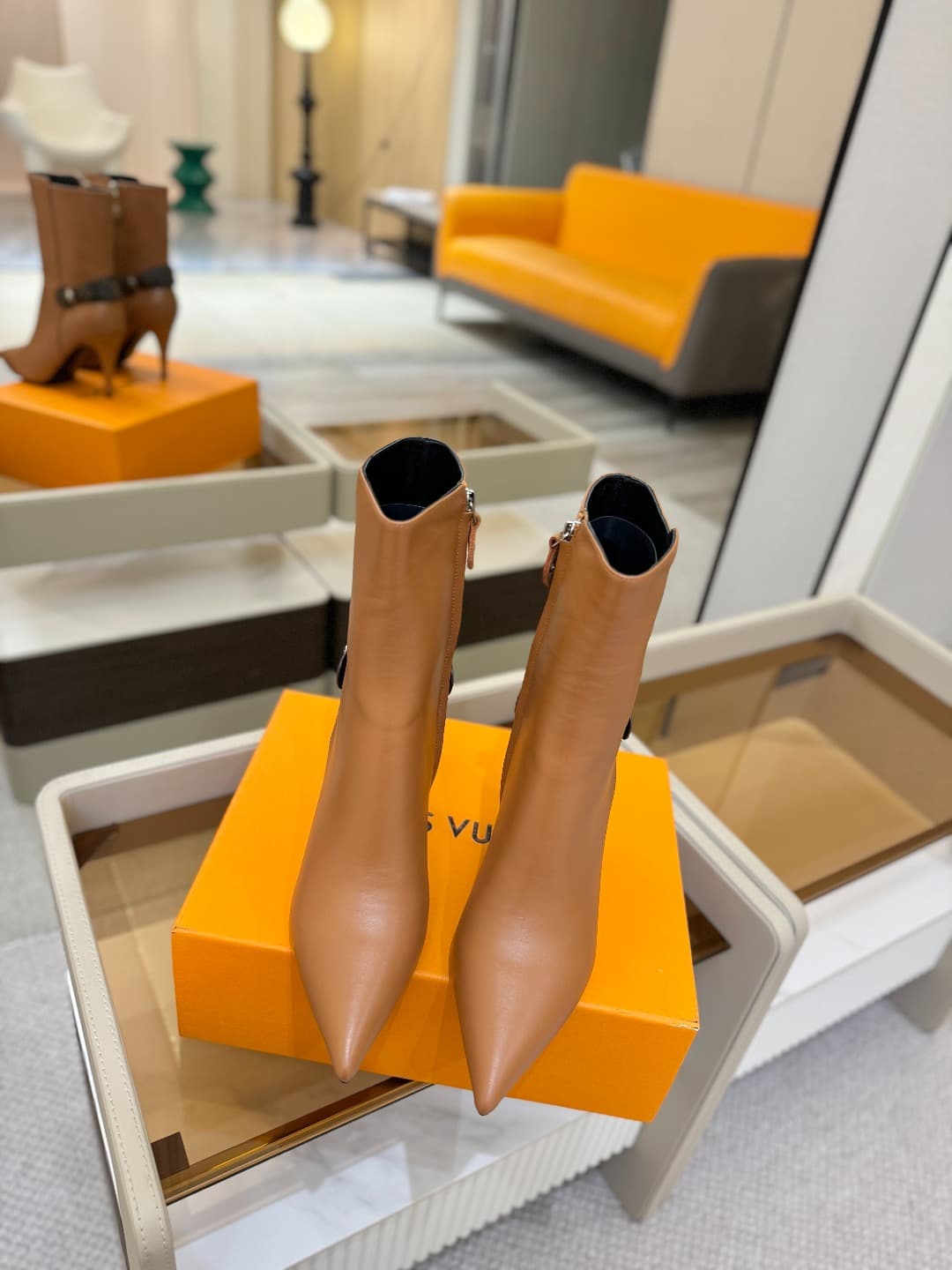 D9045 L✔️ Home – Autumn/Winter boutique runway boots; the official website collection is updated simultaneously. Perfect foot shape + LV-inspired buckle design – full of femininity and elegance. Original mold-made foot shape, premium quality, and imported — image 6