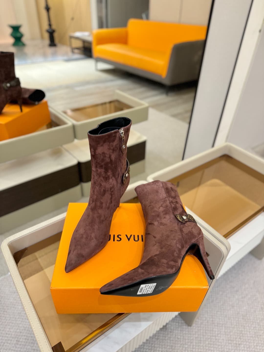 D9044 L✔️ Home – Autumn/Winter store’s runway-style boots; the official website collection is updated simultaneously. Perfect fit + LV-inspired buckle design – full of femininity and elegance. Original mold-made fit, top-tier quality, and imported high-en — image 5