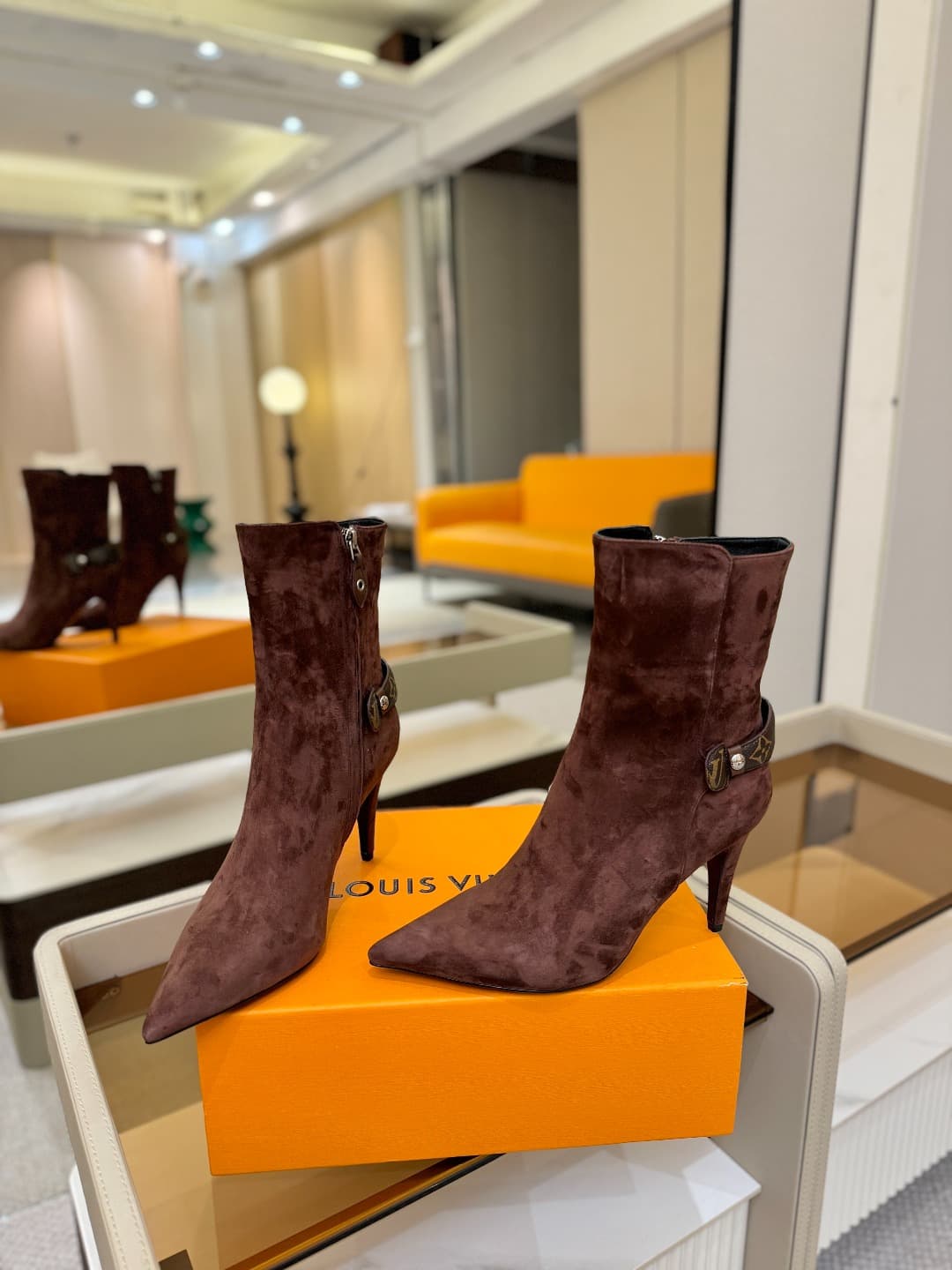 D9044 L✔️ Home – Autumn/Winter store’s runway-style boots; the official website collection is updated simultaneously. Perfect fit + LV-inspired buckle design – full of femininity and elegance. Original mold-made fit, top-tier quality, and imported high-en — image 6