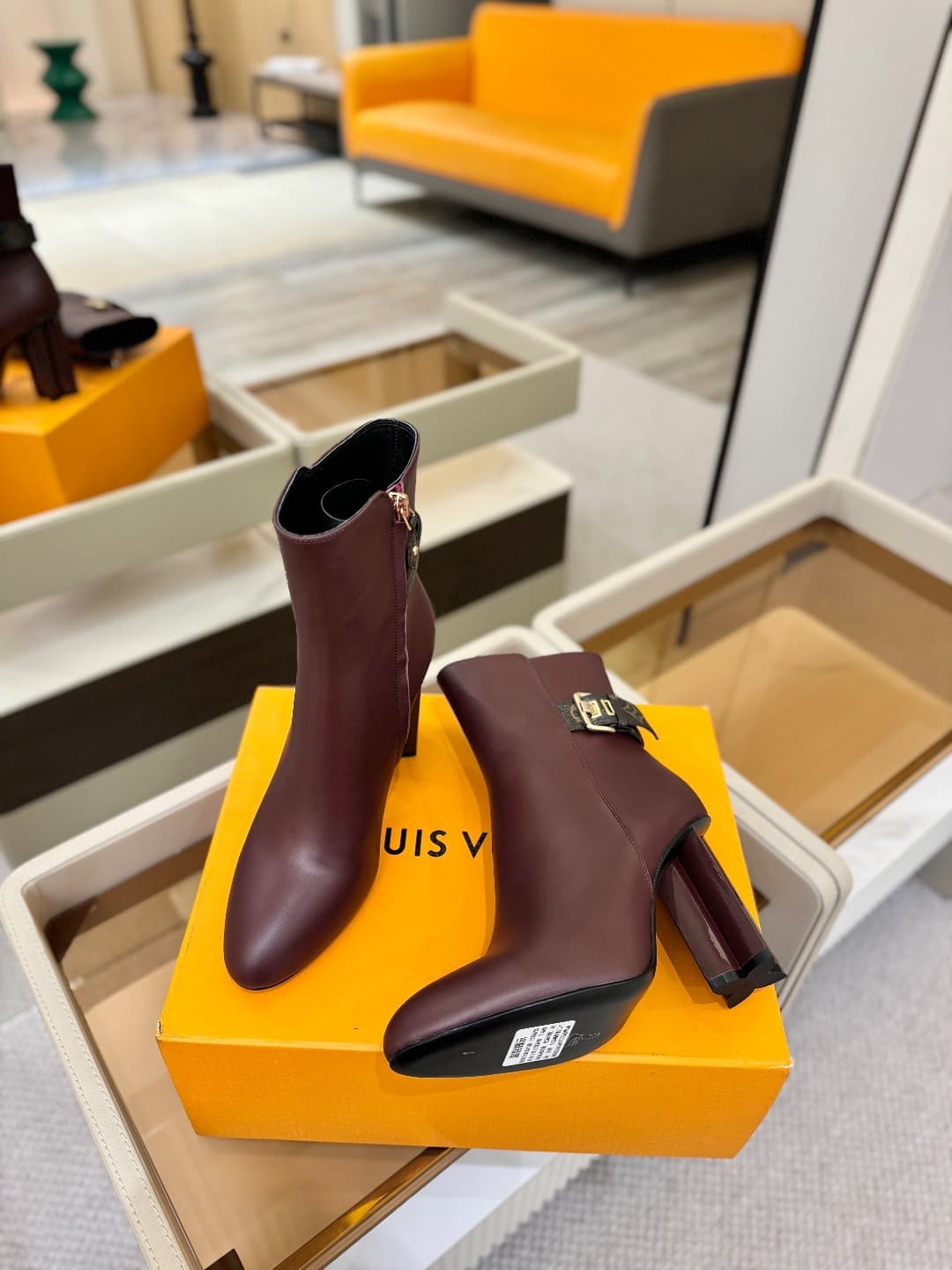 D9041 L✔️ Home – Autumn/Winter store’s runway-style boots; the official website collection is updated simultaneously. Perfect foot shape + LV-inspired buckle design – full of femininity and elegance. Original mold-based foot shape, top-tier quality, and i — image 5