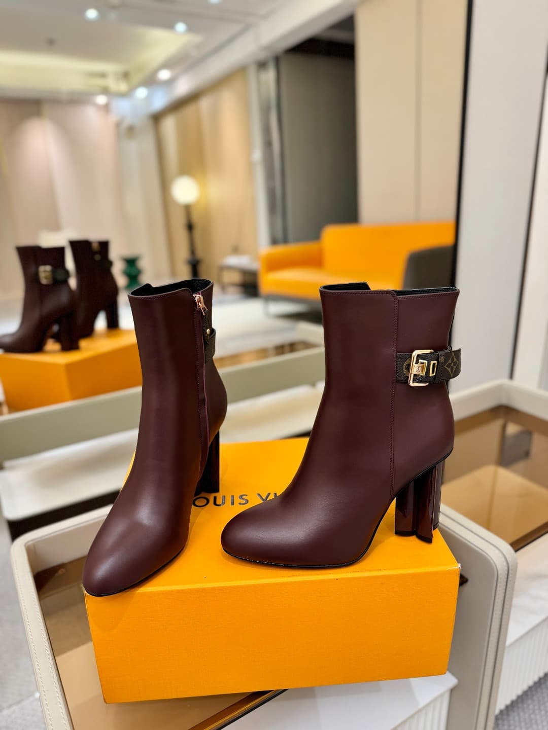 D9041 L✔️ Home – Autumn/Winter store’s runway-style boots; the official website collection is updated simultaneously. Perfect foot shape + LV-inspired buckle design – full of femininity and elegance. Original mold-based foot shape, top-tier quality, and i — image 6