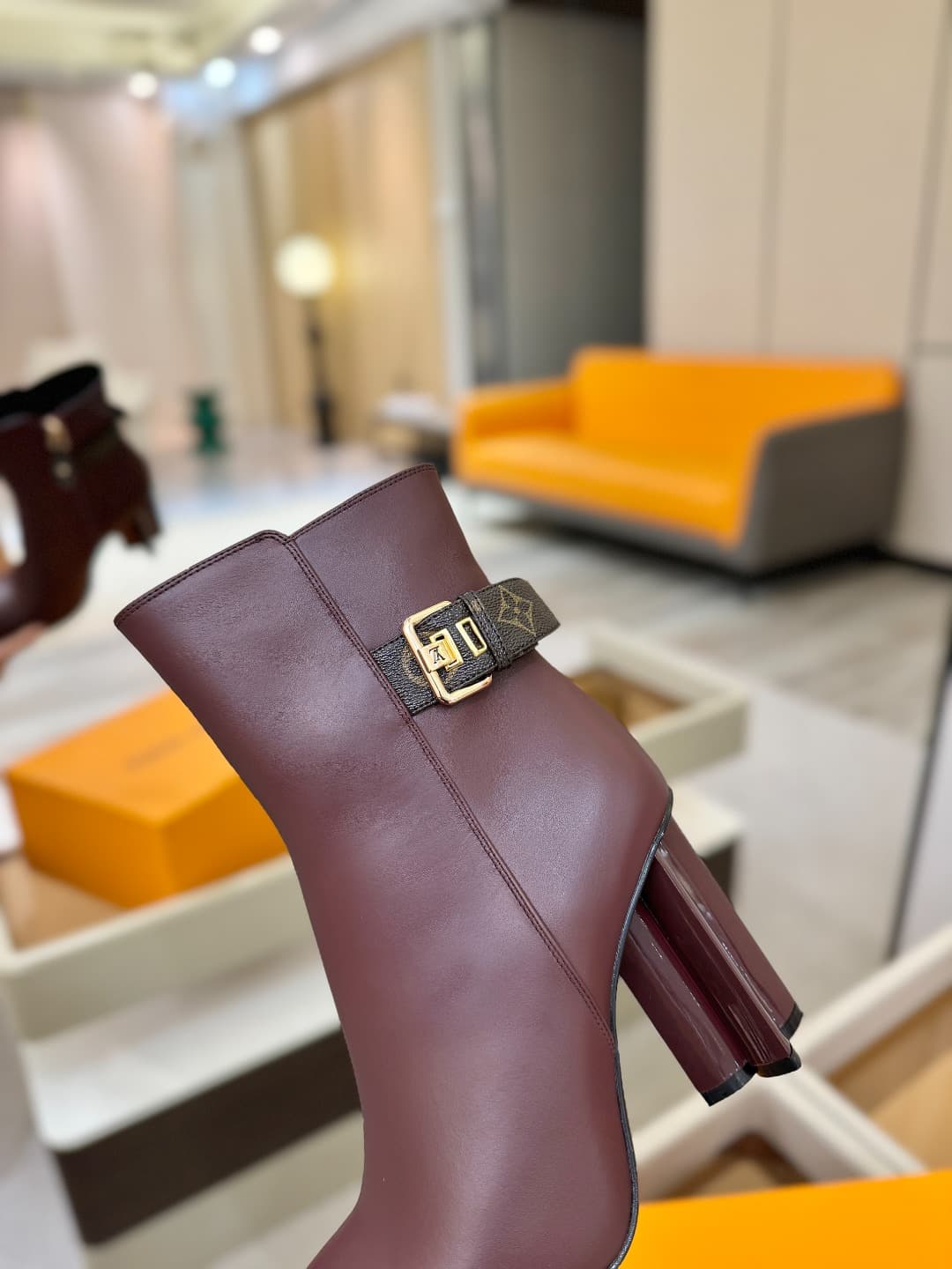 D9041 L✔️ Home – Autumn/Winter store’s runway-style boots; the official website collection is updated simultaneously. Perfect foot shape + LV-inspired buckle design – full of femininity and elegance. Original mold-based foot shape, top-tier quality, and i — image 8