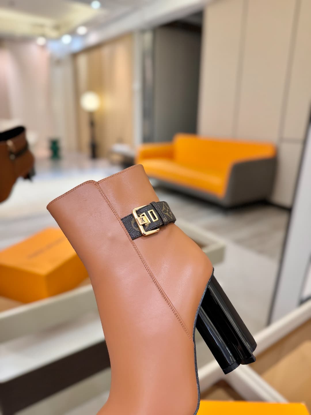 D9040 L✔️ Home – Autumn/Winter boutique runway boots; the official website collection is updated in real time. Perfect foot shape + LV-inspired buckle design – full of femininity and elegance. Original mold-made foot shape, high-end quality, and imported  — image 8