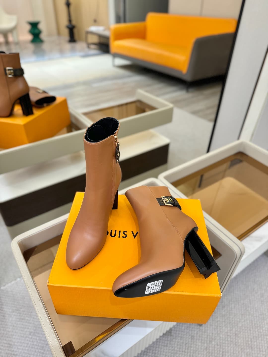 D9040 L✔️ Home – Autumn/Winter boutique runway boots; the official website collection is updated in real time. Perfect foot shape + LV-inspired buckle design – full of femininity and elegance. Original mold-made foot shape, high-end quality, and imported  — image 5