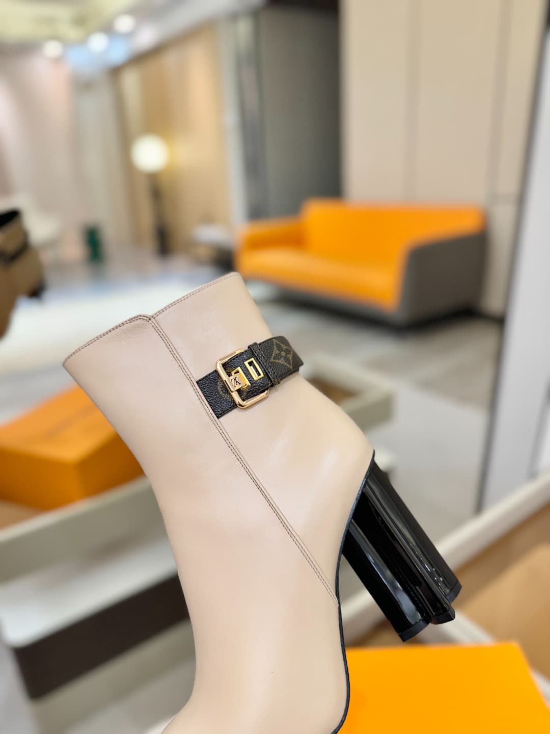 D9039 L✔️ Home – Autumn/Winter storefront models with showy boots; the official website collection is updated simultaneously. Perfect fit + LV-style buttons design – full of femininity and elegance. Original mold-made fit, top-tier quality, and imported h — image 8