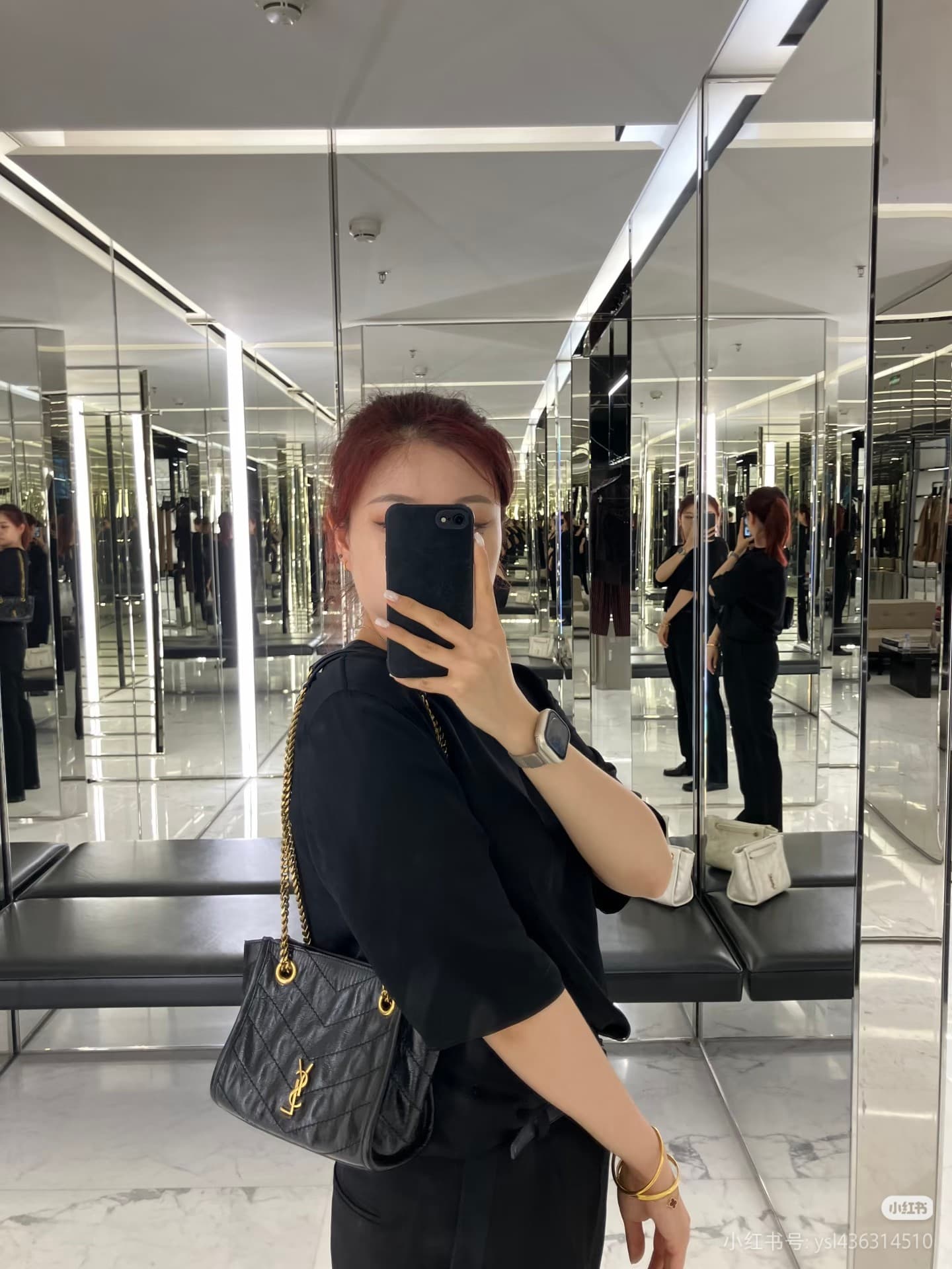 C8463 St. Laurent Niki mini shopping bag, with oil-waxed leather that feels incredibly premium! The surface has natural folds, giving a soft and durable texture. Metal chain strap + YSL logo – vintage yet trendy. Lightweight and well-sized, perfect for co — image 6