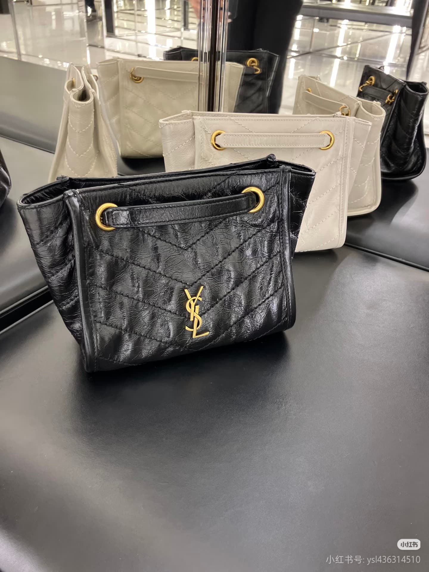 C8463 St. Laurent Niki mini shopping bag, with oil-waxed leather that feels incredibly premium! The surface has natural folds, giving a soft and durable texture. Metal chain strap + YSL logo – vintage yet trendy. Lightweight and well-sized, perfect for co — image 3