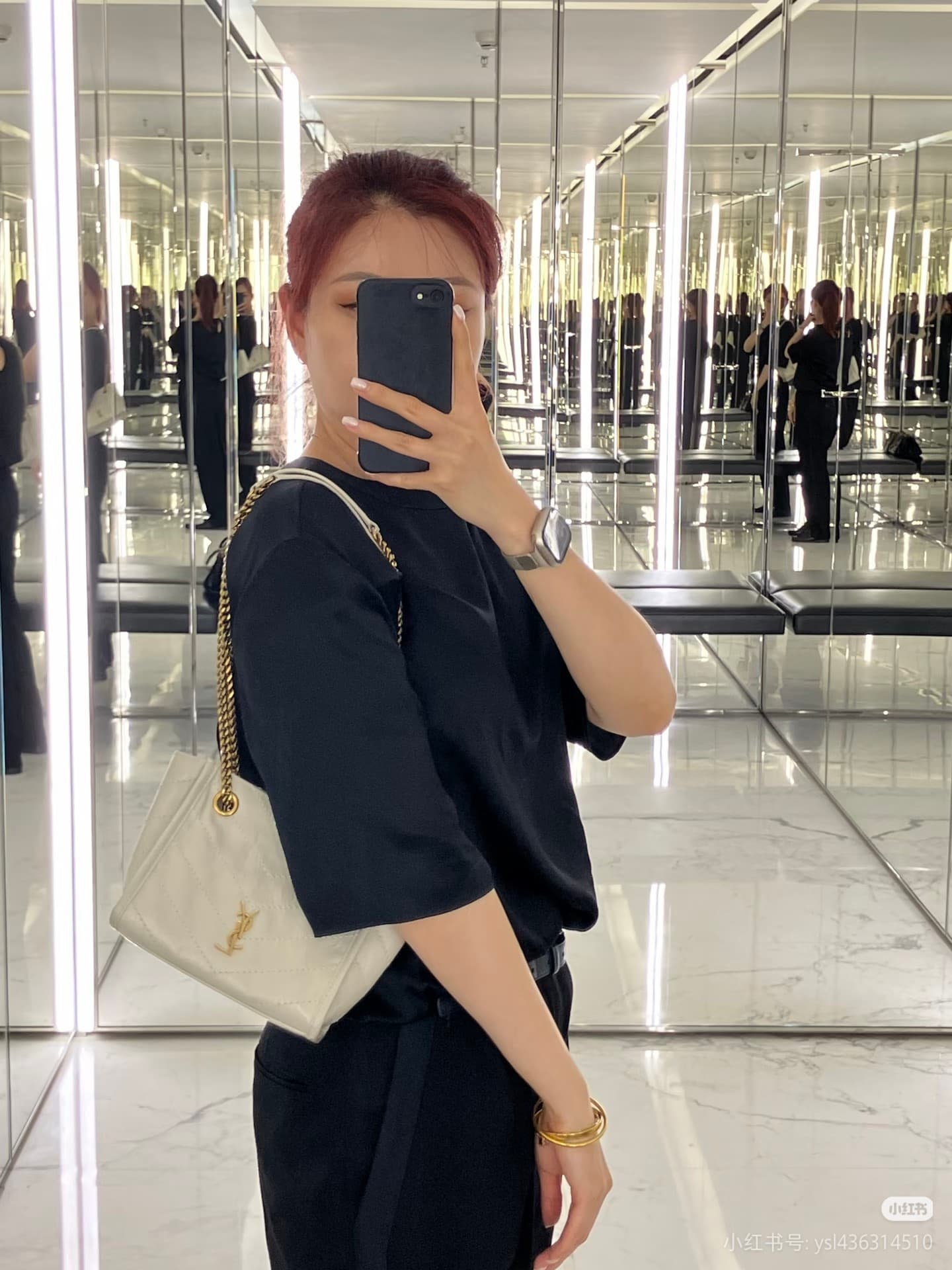 C8463 St. Laurent Niki mini shopping bag, with oil-waxed leather that feels incredibly premium! The surface has natural folds, giving a soft and durable texture. Metal chain strap + YSL logo – vintage yet trendy. Lightweight and well-sized, perfect for co — image 8