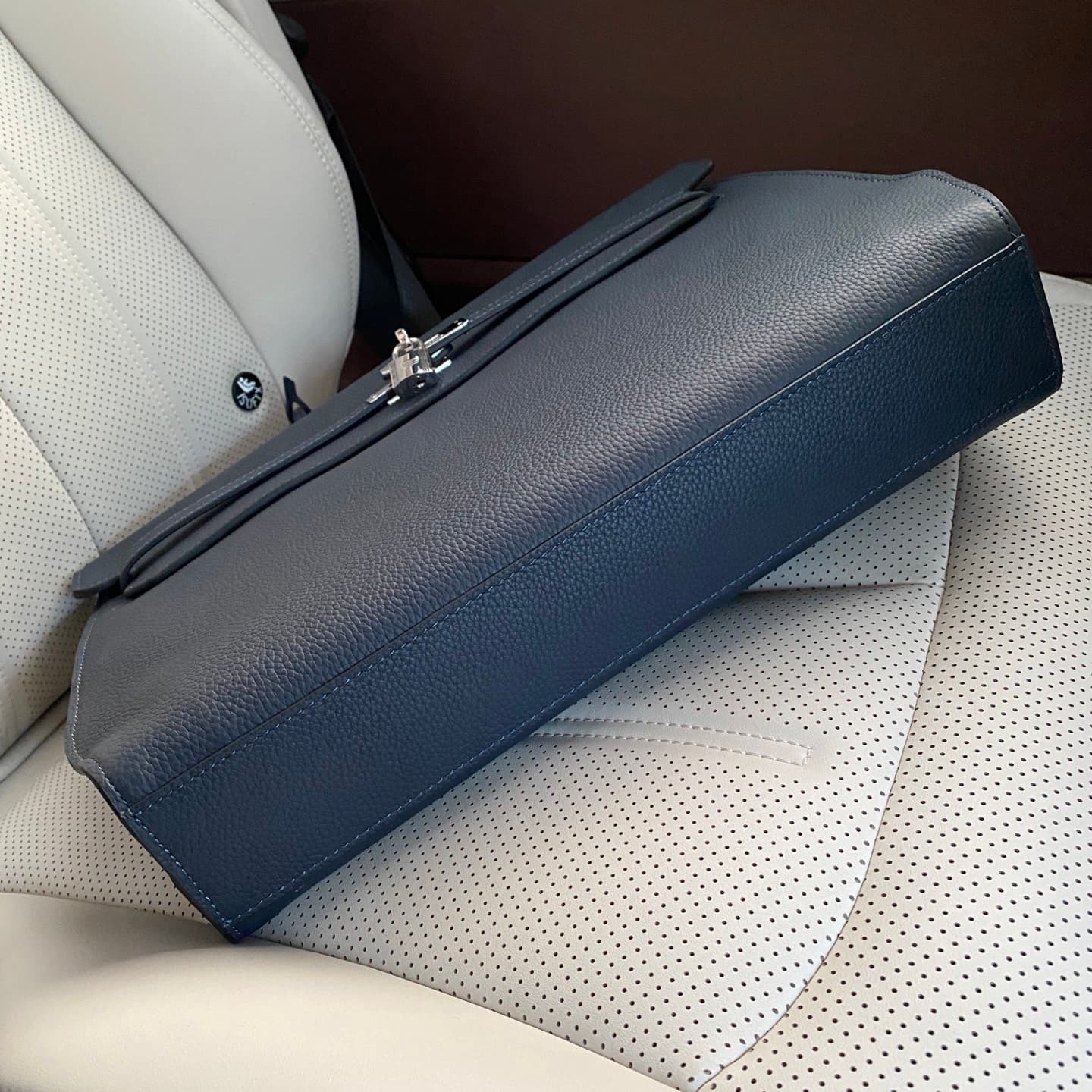 C4938 Hermès carabanolizontal 🇫🇷 Fashionable fingerprint lock, casual bag 🇫🇷 High-end original products, made from imported first-grade calf skin. Stylish and unique, handcrafted. The texture of the leather is excellent. Perfect for pairing with special i — image 4