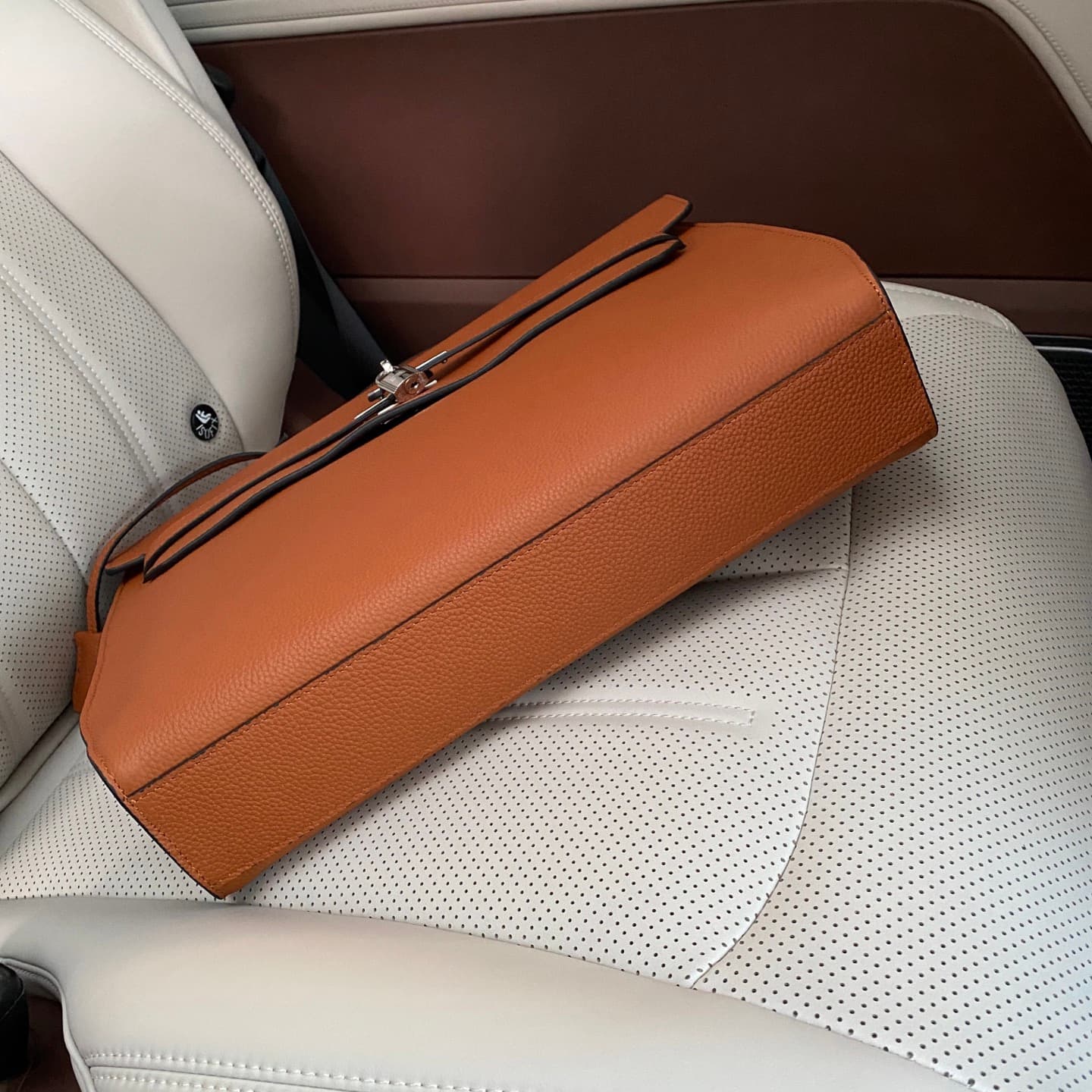 C4937 Hermès carabanolizontal 🇫🇷 Fashionable fingerprint lock, casual bag 🇫🇷 High-end original products, made from imported first-grade calf skin. Stylish and unique, handcrafted. The texture of the leather is excellent. Perfect for pairing with the dedic — image 3